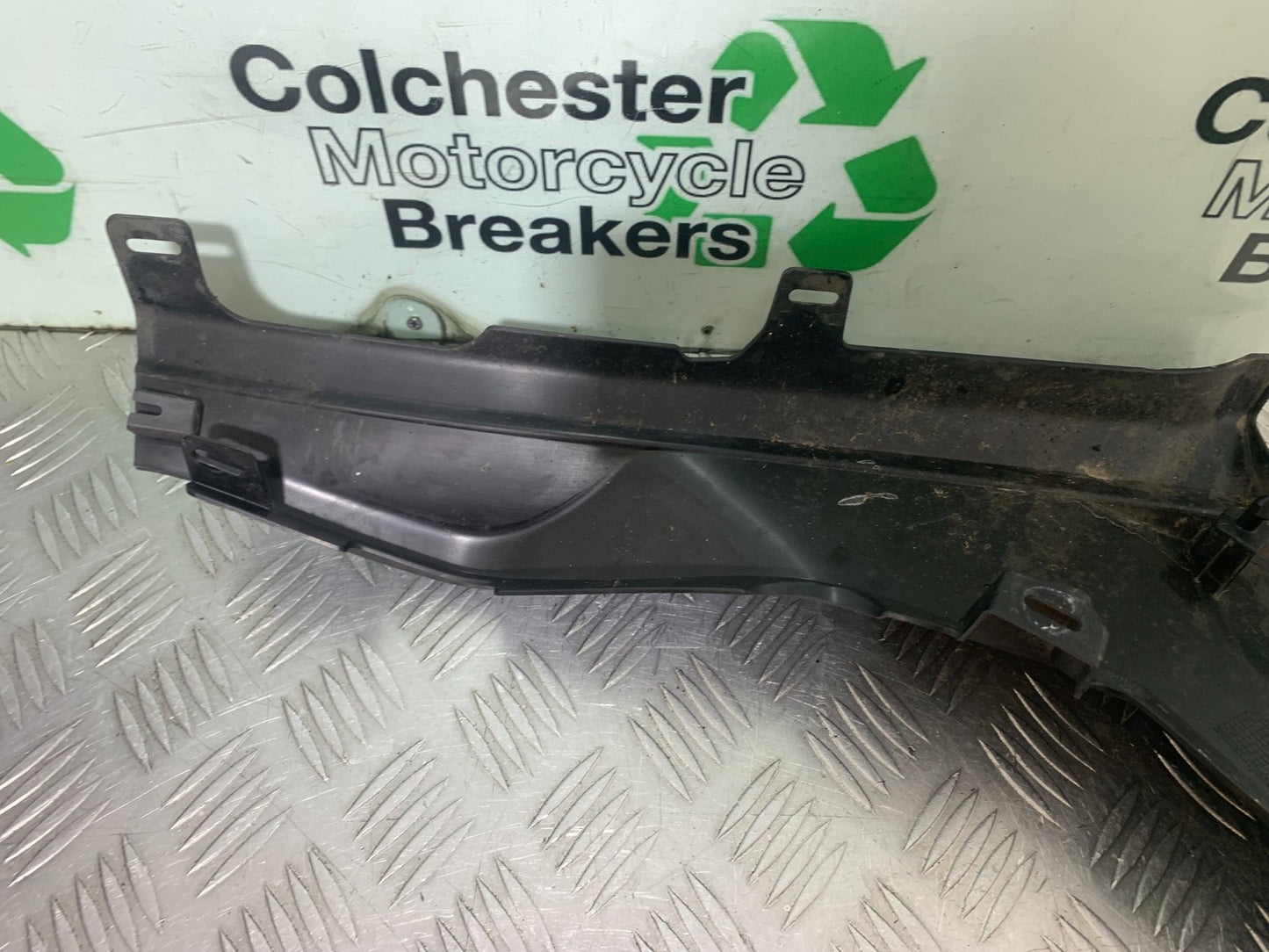 YAMAHA YZF-R125 YZF 125 RIGHT SIDE INFILL PANEL  YEAR 2019-2022 (CMB1263)