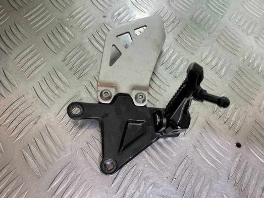 KAWASAKI ZX10R ZX 10R FRONT LEFT HANGER   YEAR 2016-2020 (CMB1015)