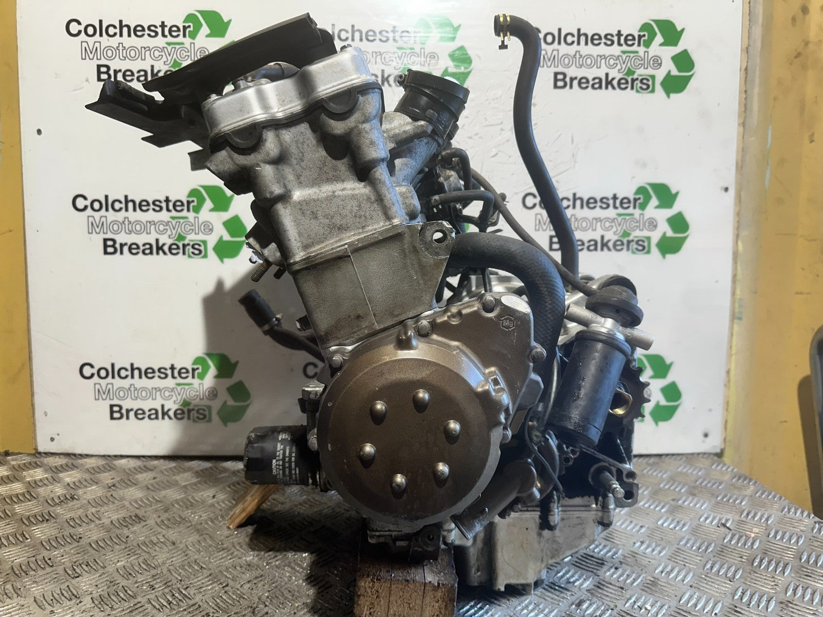 KAWASAKI ZX9R ZX9 E1 E2 ENGINE YEAR 2000-01  (CMB1171)
