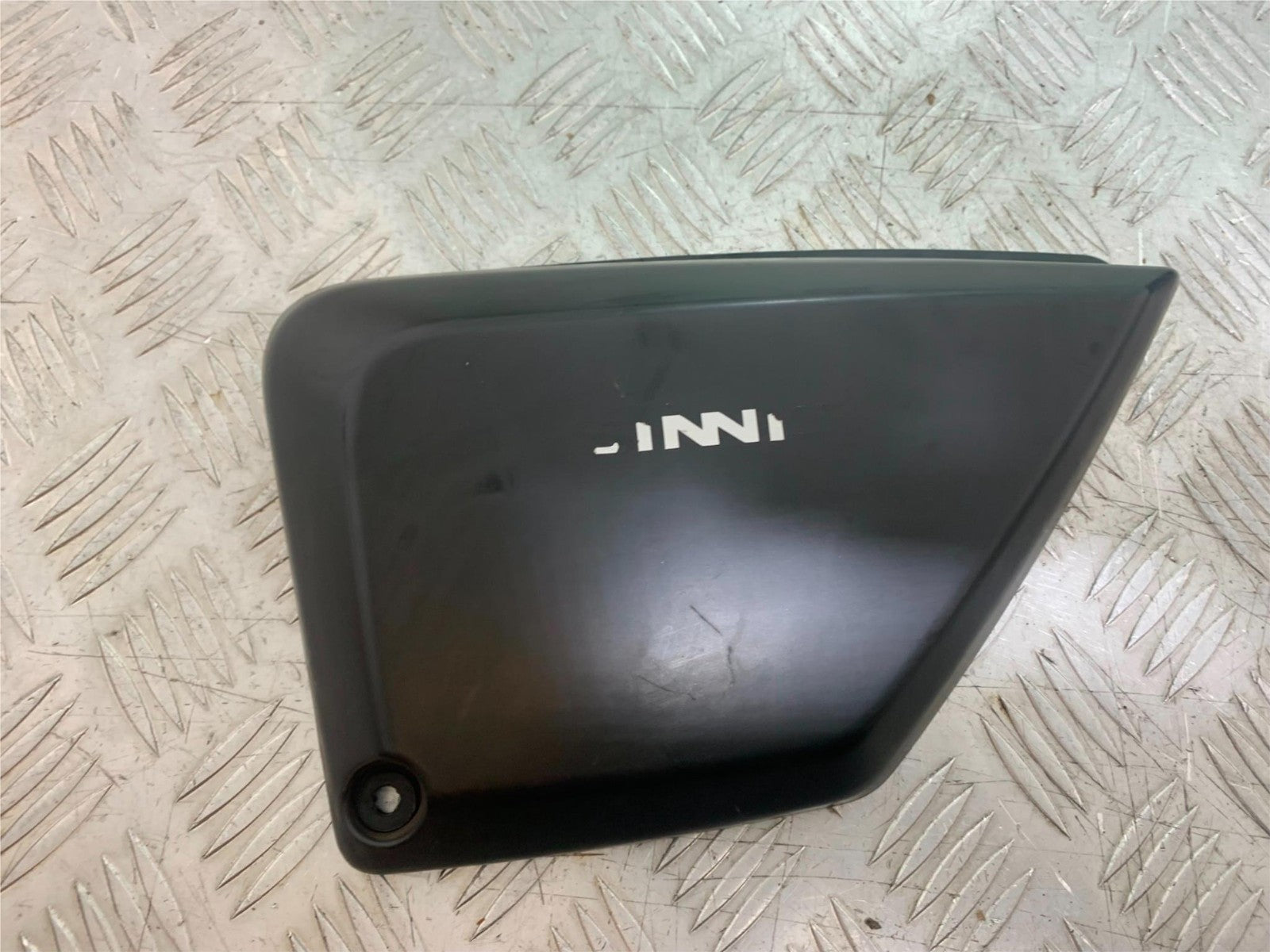 SINNIS HOODLUM 125 LEFT SEAT PANEL  YEAR 2021-2025 (CMB1196)