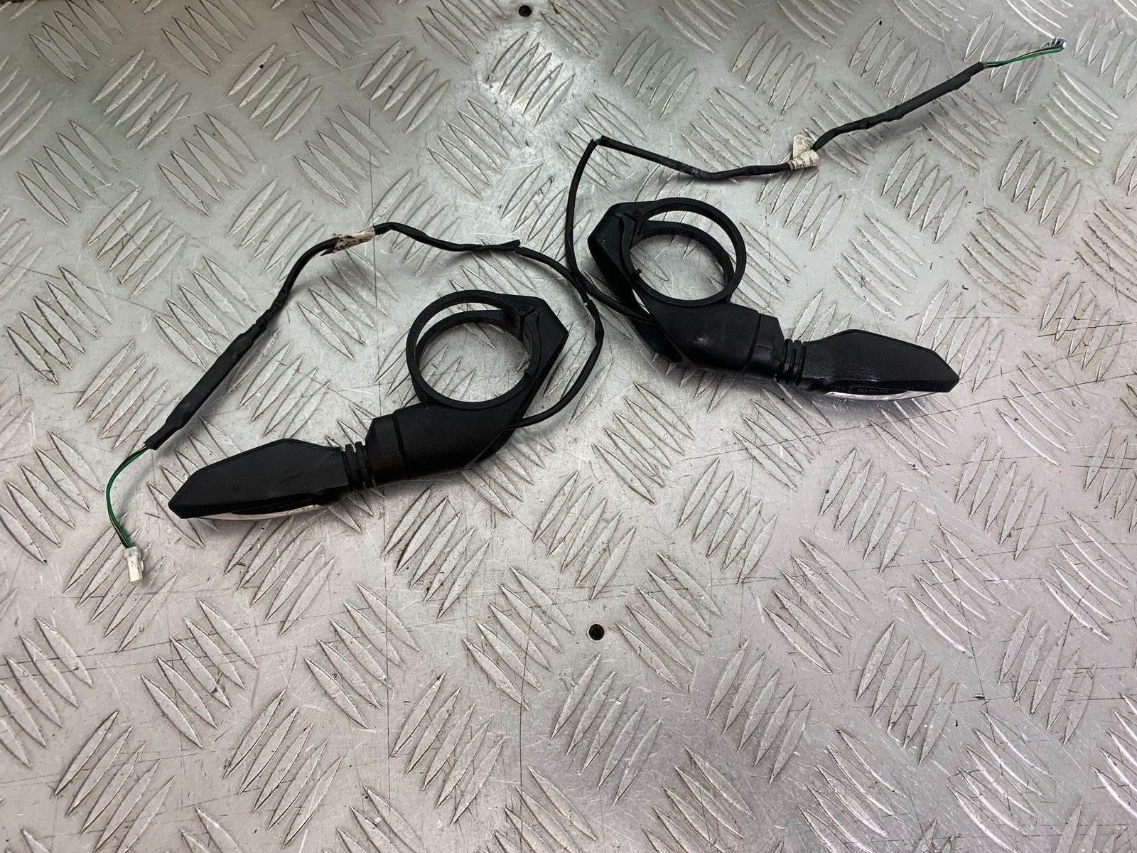 KTM 1290 SUPER DUKE R FRONT INDICATORS  YEAR 2020-2024 (CMB1272)