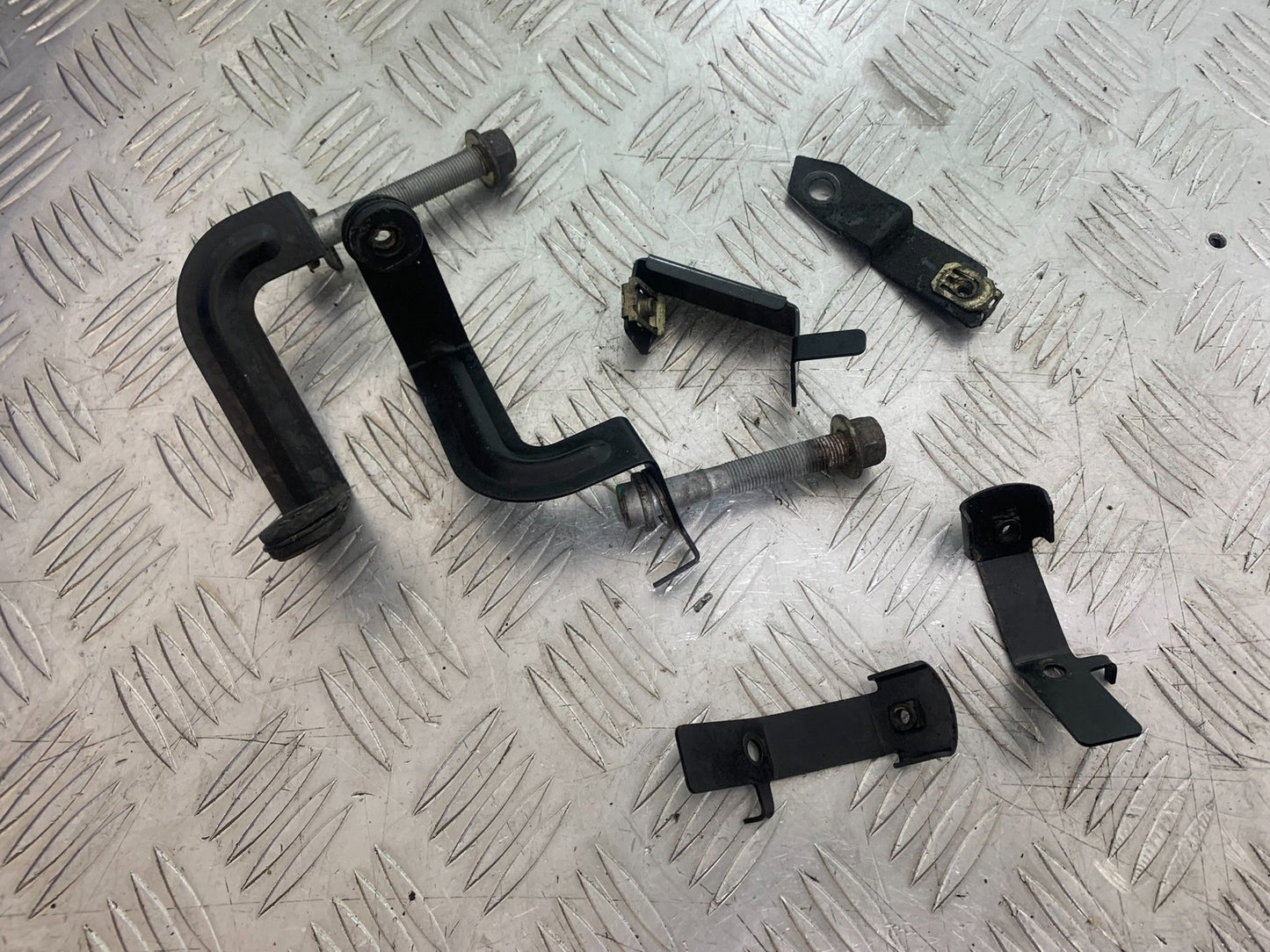 TRIUMPH 955i SPRINT ST FAIRING BRACKET   1999-2004 (CMB1176)