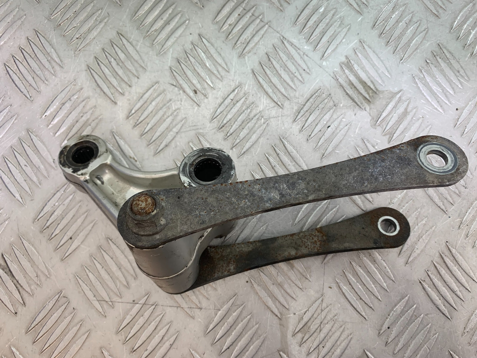 MV AGUSTA 800 F3 REAR SHOCK LINKAGE YEAR 2013-2016 (CMB1152)