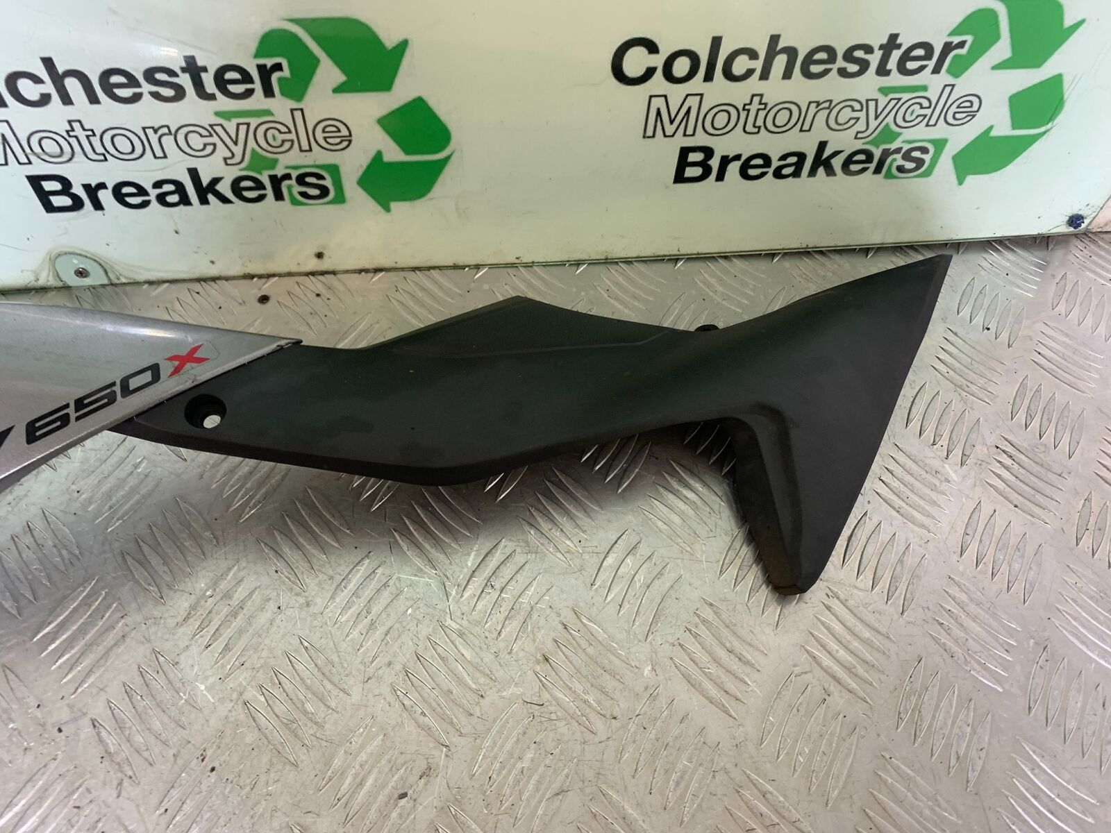 SUZUKI SV650 X SV 650 X LEFT SIDE FAIRING PANEL   YEAR 2018-2022  (CMB1081)