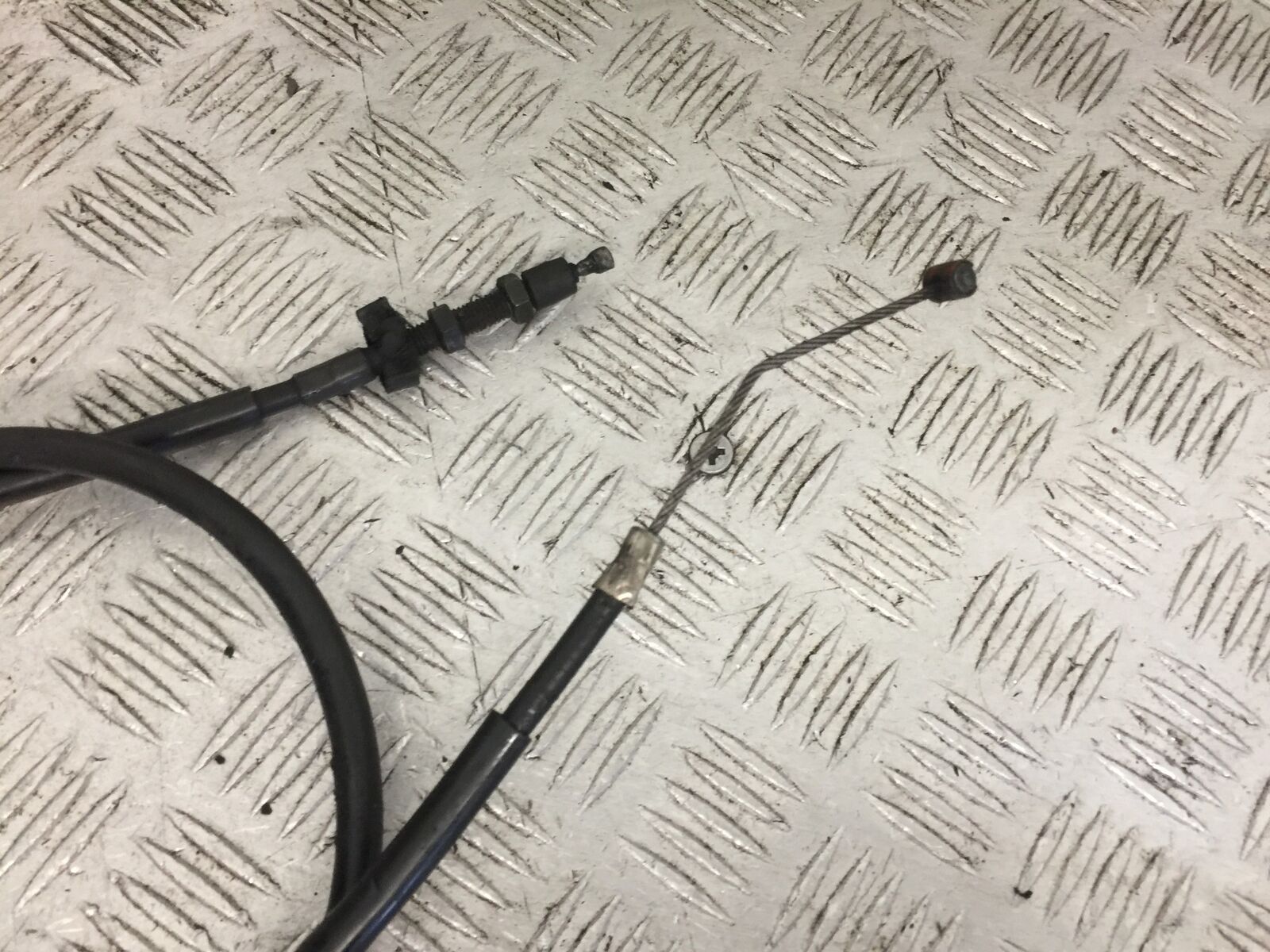 TRIUMPH BONNEVILLE 865 CLUTCH CABLE  YEAR 2008-2015 (STOCK 904)