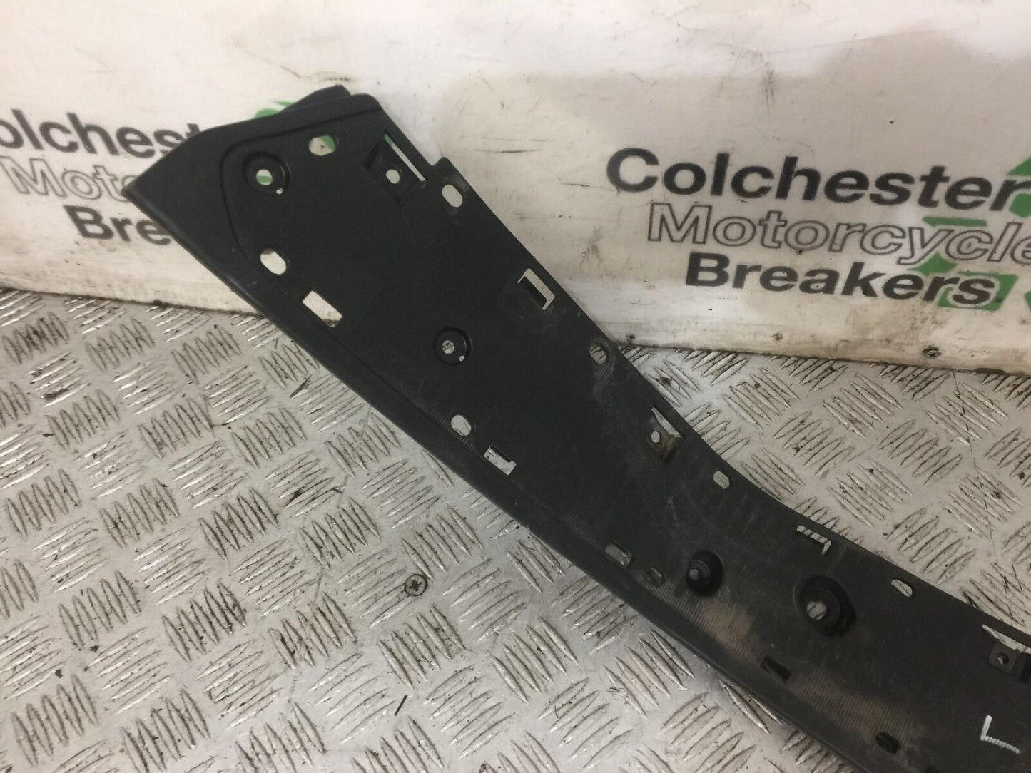 SUZUKI 650 BURGMAN LEFT FOOTBOARD   YEAR 2014-2018 (STOCK 769)