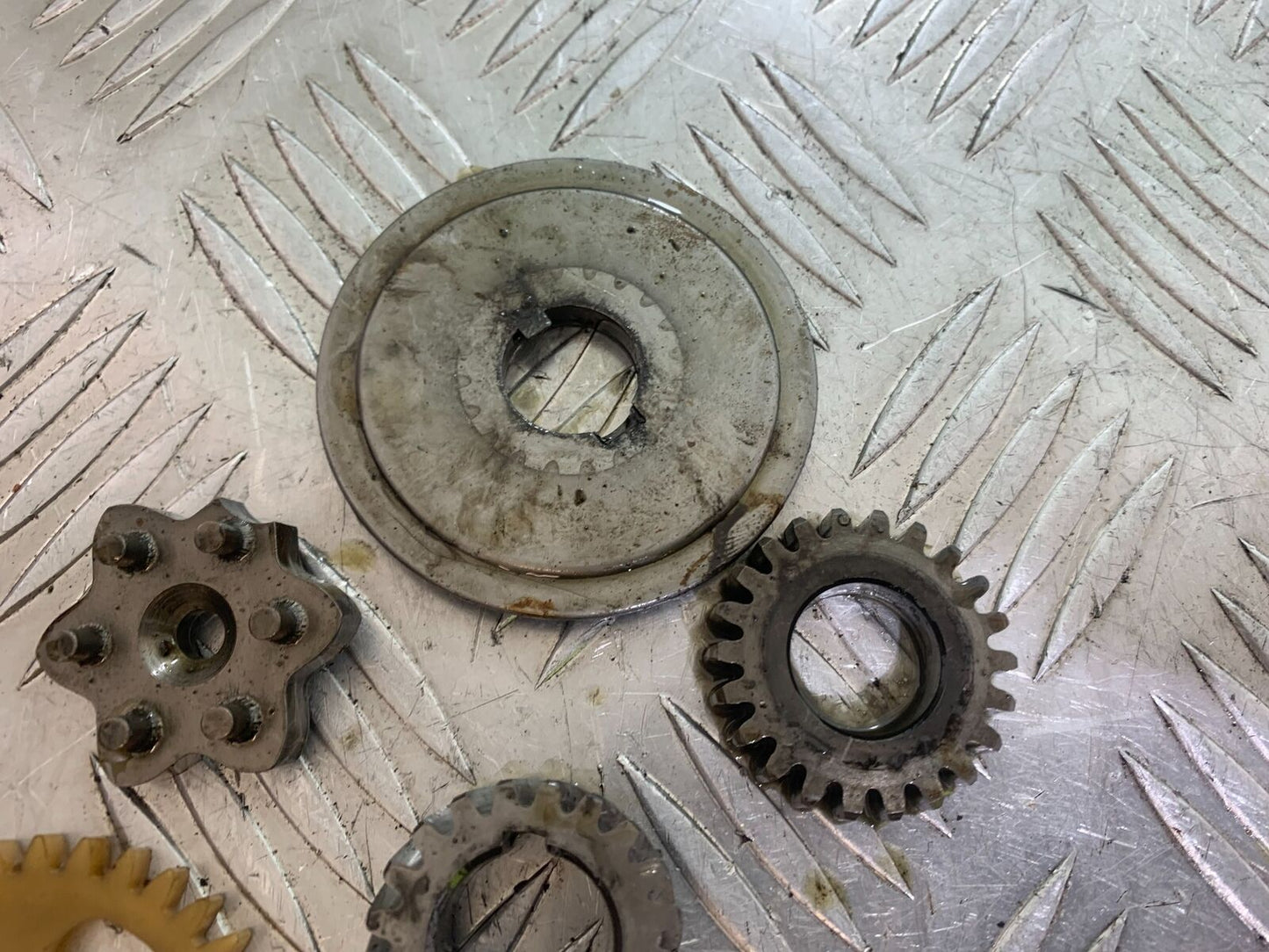 YAMAHA XT125 X XT 125 X ENGINE GEARS AND PARTS    2005-2011 (CMB1097)