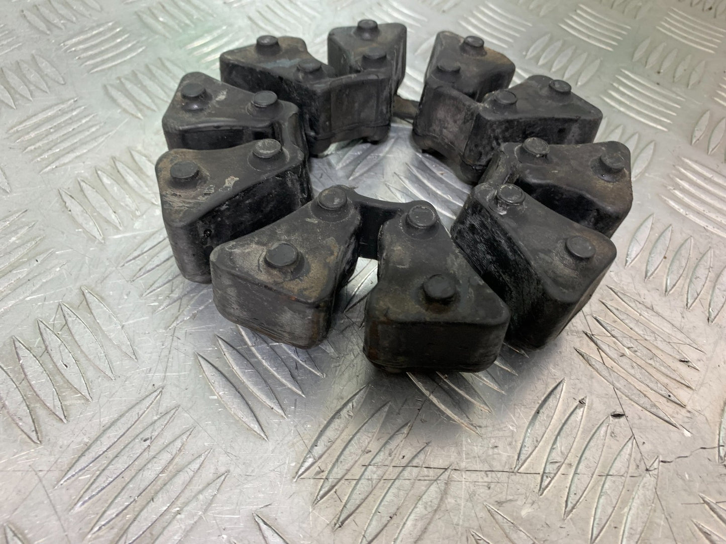 KAWASAKI ZZR1100 D CUSH DRIVE RUBBERS   YEAR 1993-2001 (CMB1189)