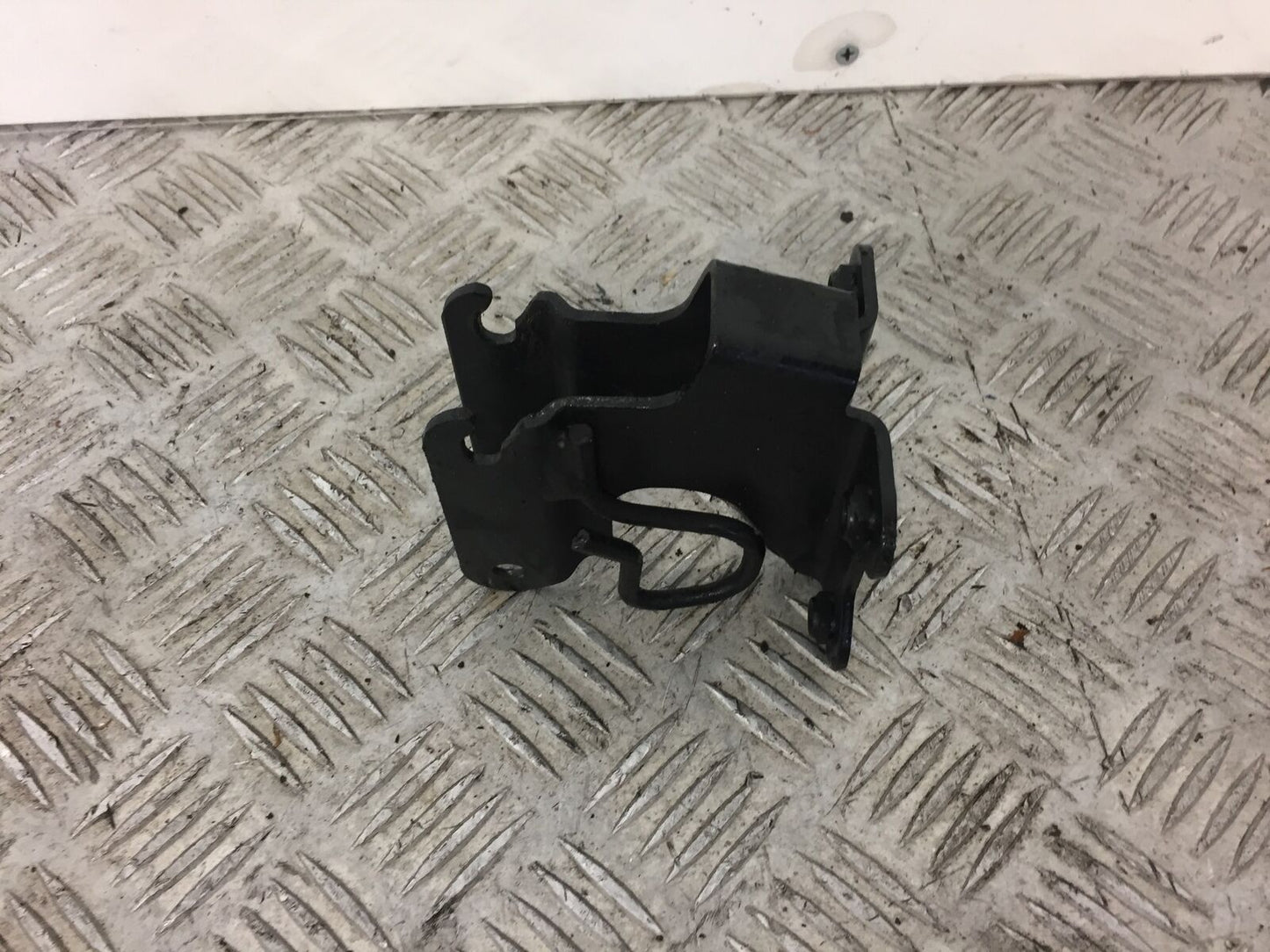 YAMAHA MT07 MT-07 TRACER FAIRING BRACKET MOUNT YEAR 2017