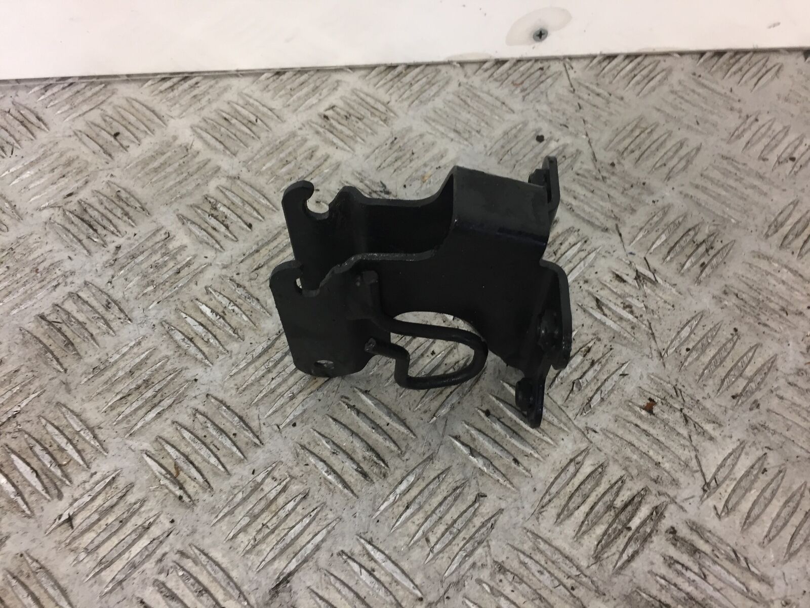 YAMAHA MT07 MT-07 TRACER FAIRING BRACKET MOUNT YEAR 2017
