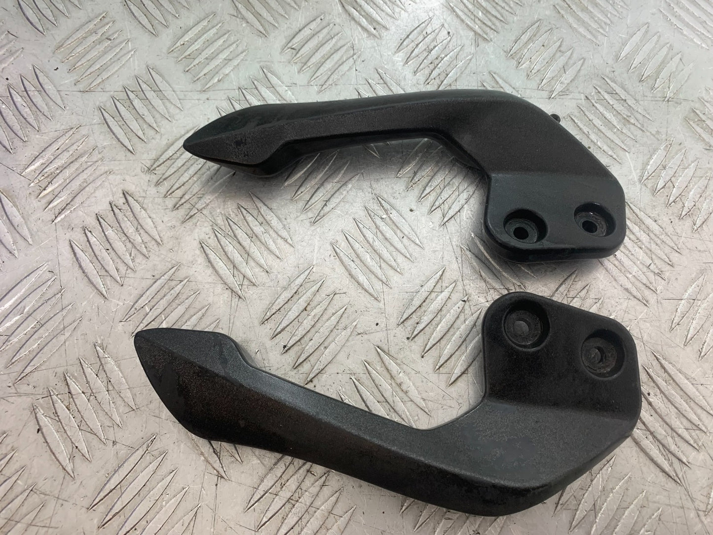 BENELLI BN125 BN 125 GRAB RAILS  YEAR 2018-2021 (CMB1245)