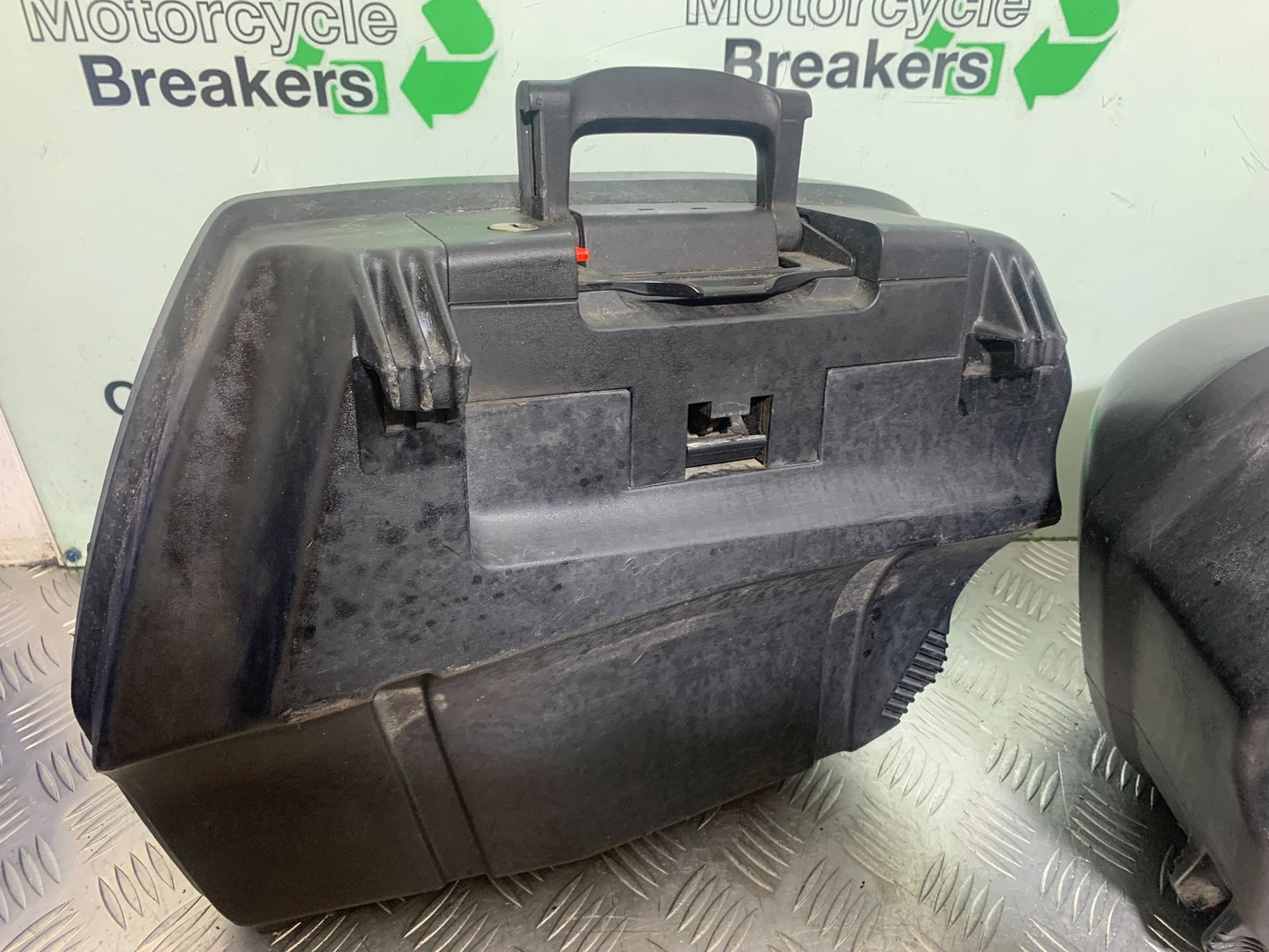 BMW R850 R R850R LEFT AND RIGHT PANNIERS  YEAR 1994-2002 (CMB1170)