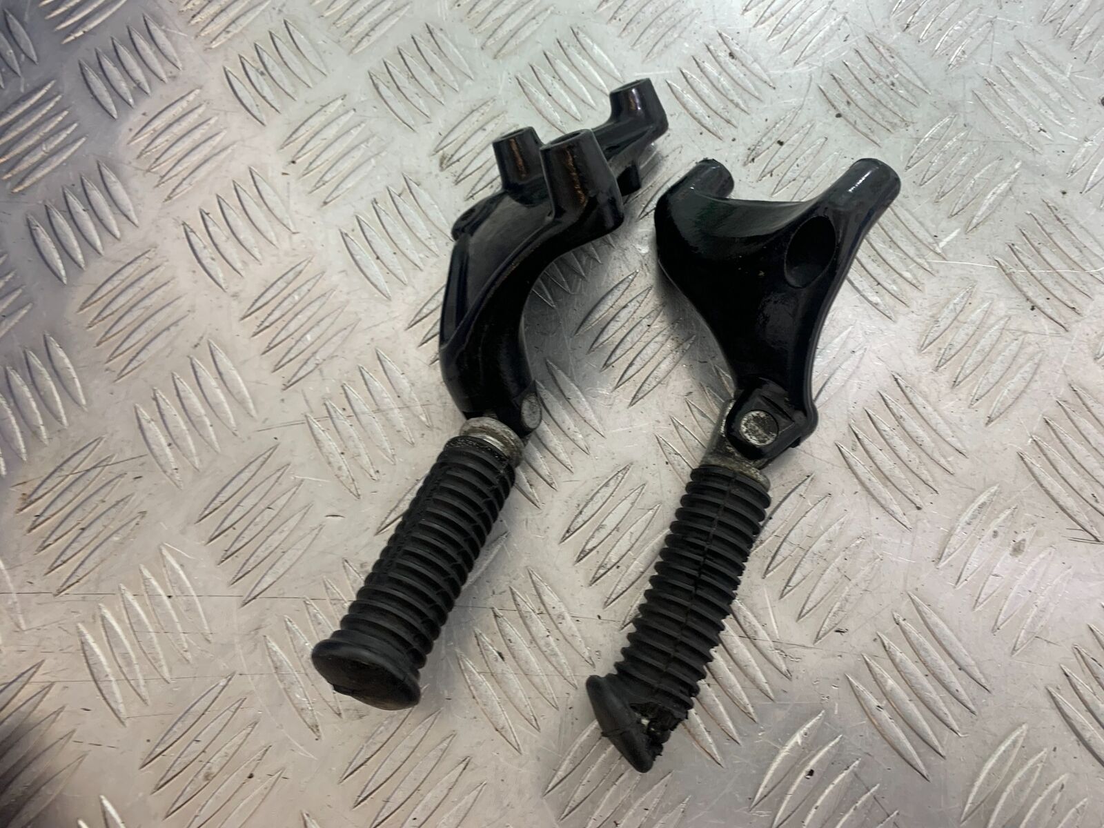 HARLEY DAVIDSON XL883 N IROD PEGS AND BRACKETS YEAR 2020  (CMB1116)