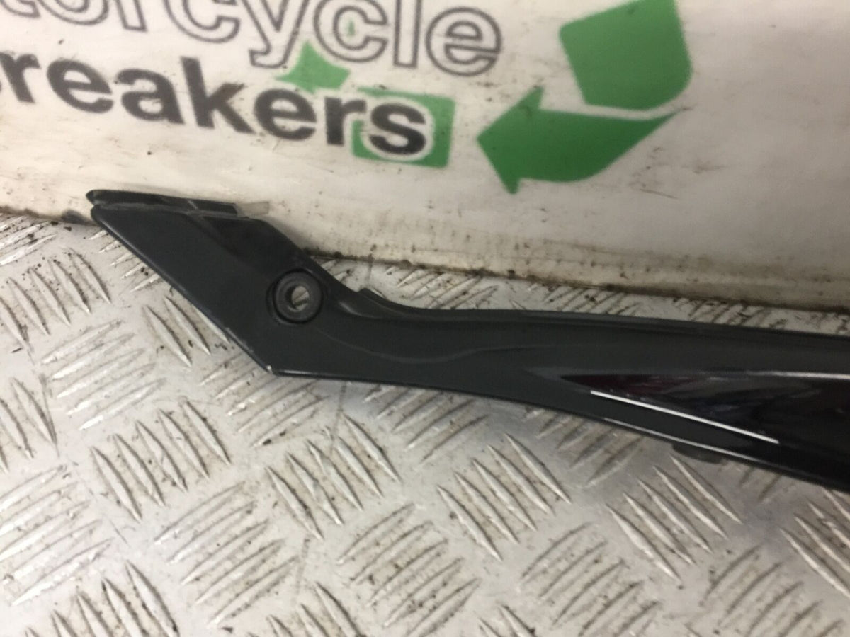 SUZUKI GSXR750 GSXR 750 K8 K9 L0 LEFT SEAT PANEL  YEAR 2009 (STOCK 851)