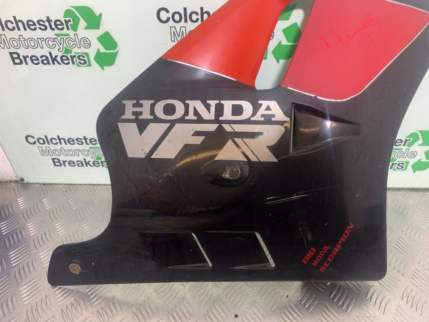 HONDA VFR400 VFR 400 NC21 RIGHT FAIRING PANEL  YEAR 1986-87 (CMB1043)