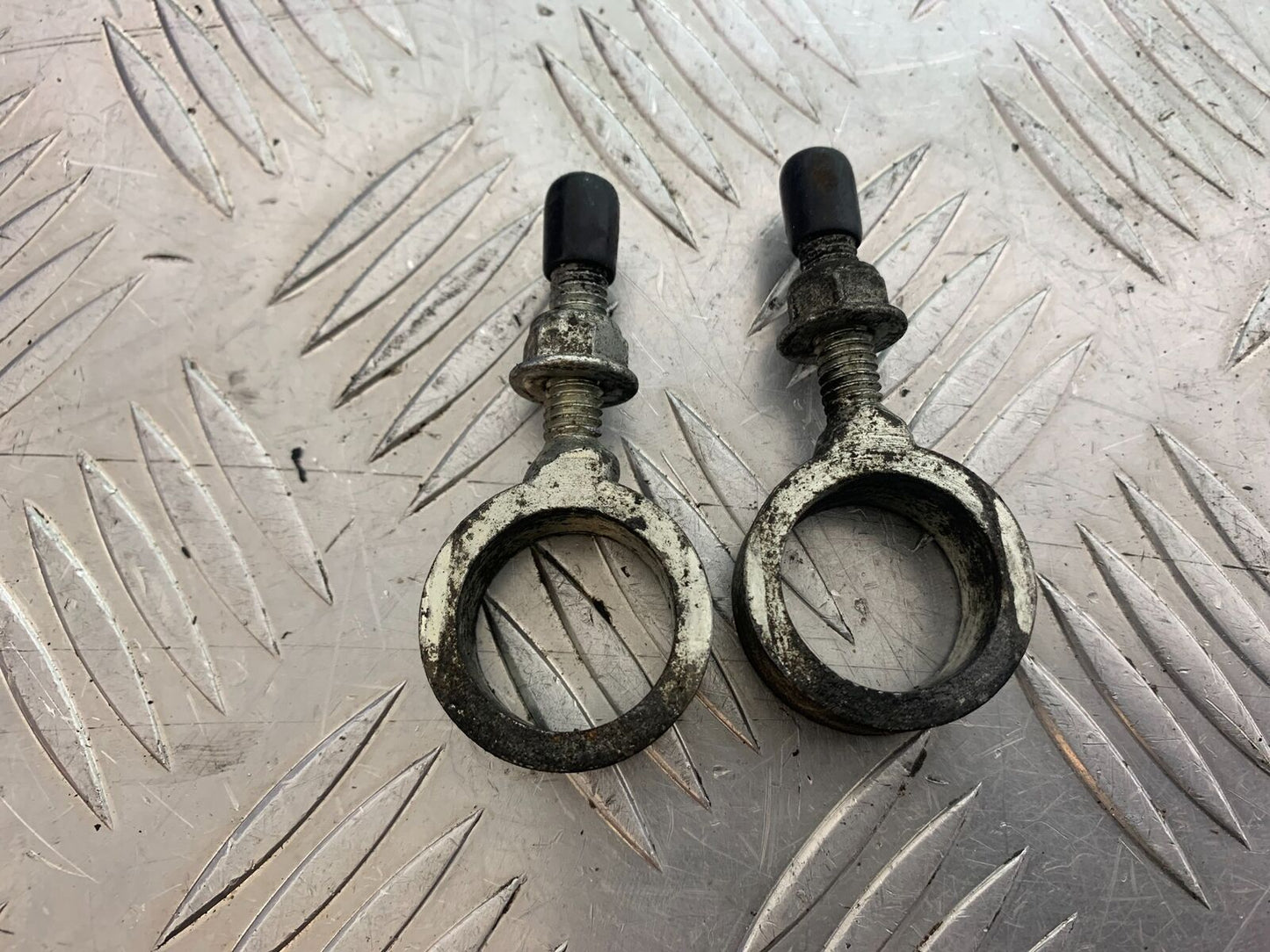 HARLEY DAVIDSON XL883 N IROD CHAIN ADJUSTERS   YEAR 2020  (CMB1116)