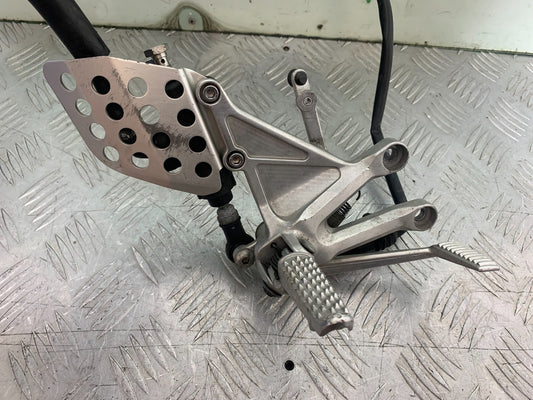 HONDA CBR1000 rr FIREBLADE FRONT RIGHT HANGER   YEAR 2006 (CMB1220)
