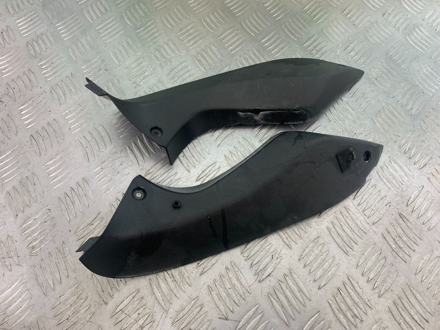 KAWASAKI ER6 F TOP FAIRING INFILL PANELS YEAR 2005-2008 (CMB1098)