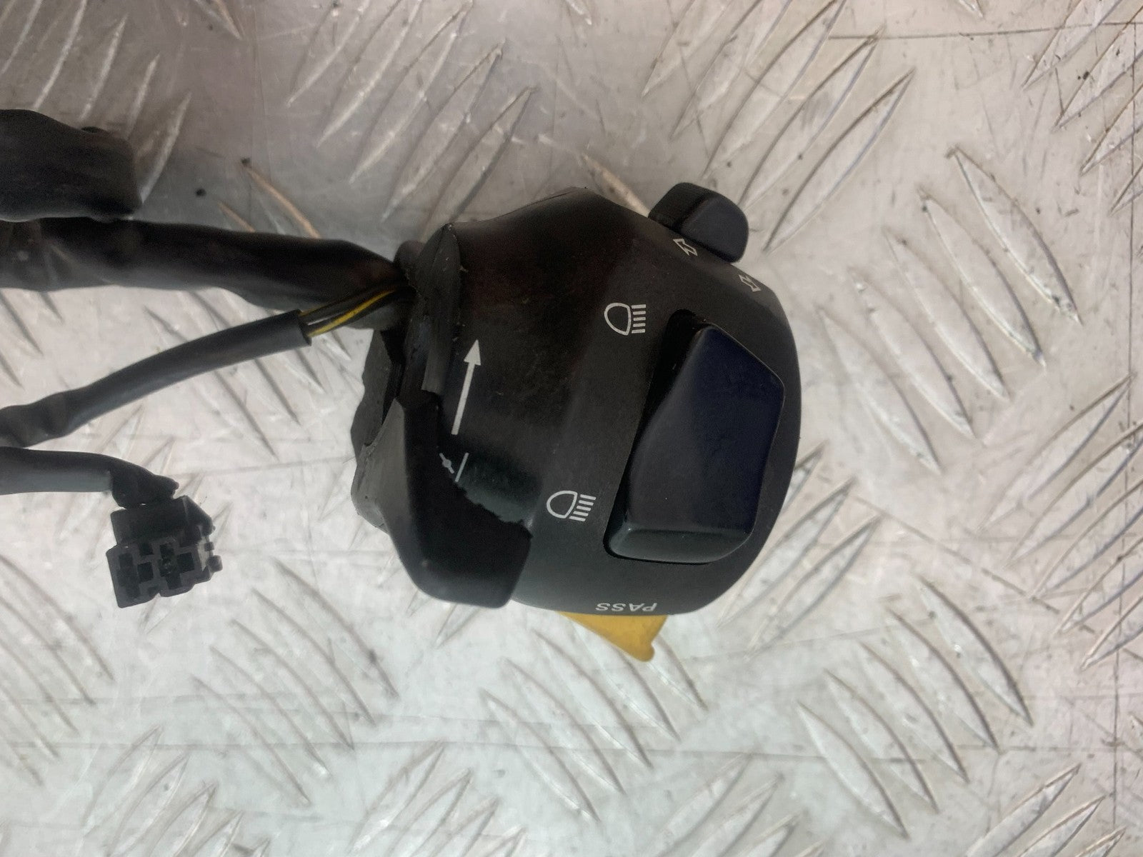 SUZUKI SV650 SV 650 mk1 LEFT SWITCH GEAR   1999-2002 (CMB1238)