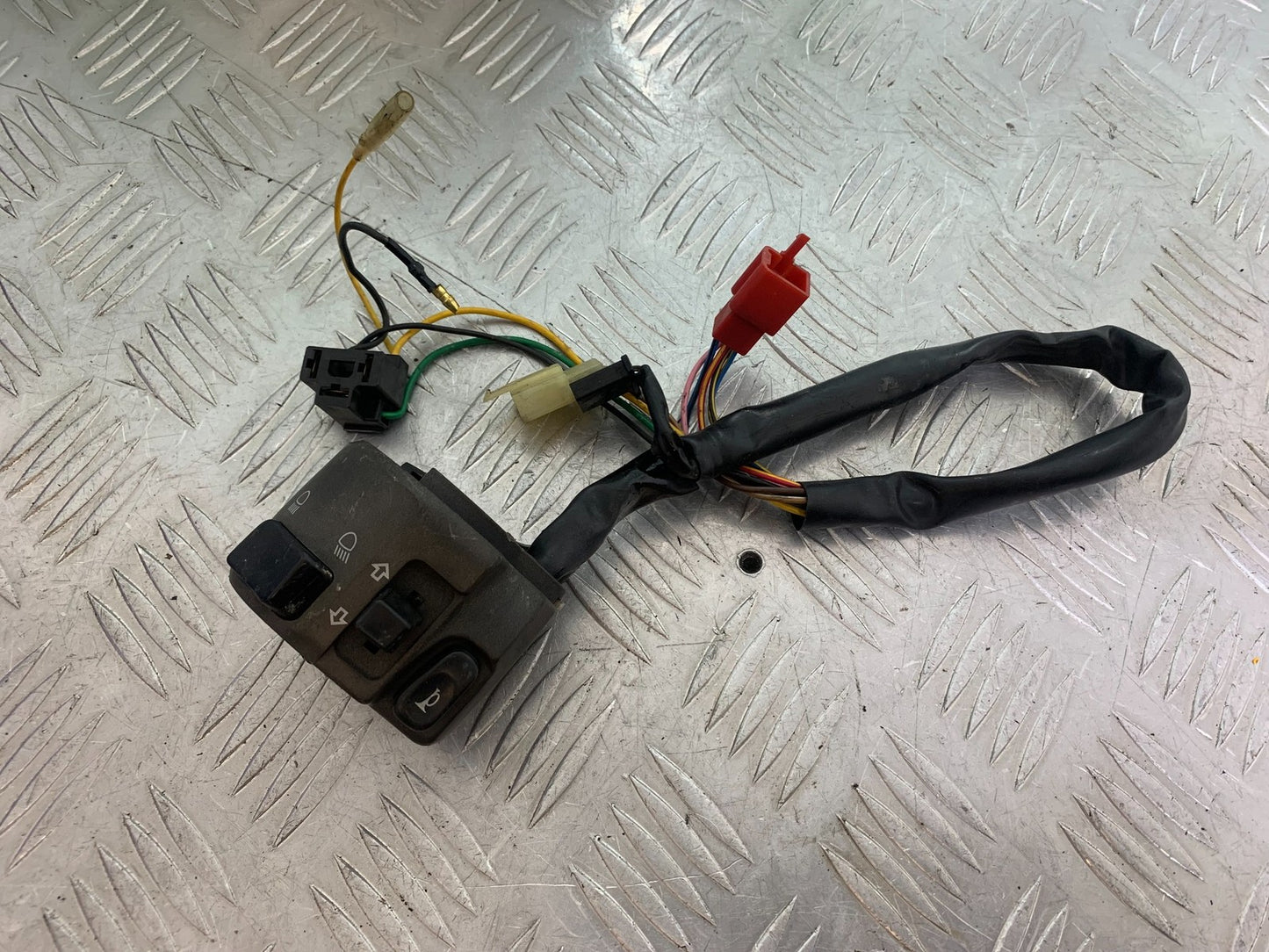 YAMAHA XJR1300 XJR 1300 LEFT SWITCH GEAR   YEAR  1999-2003 (CMB1119)