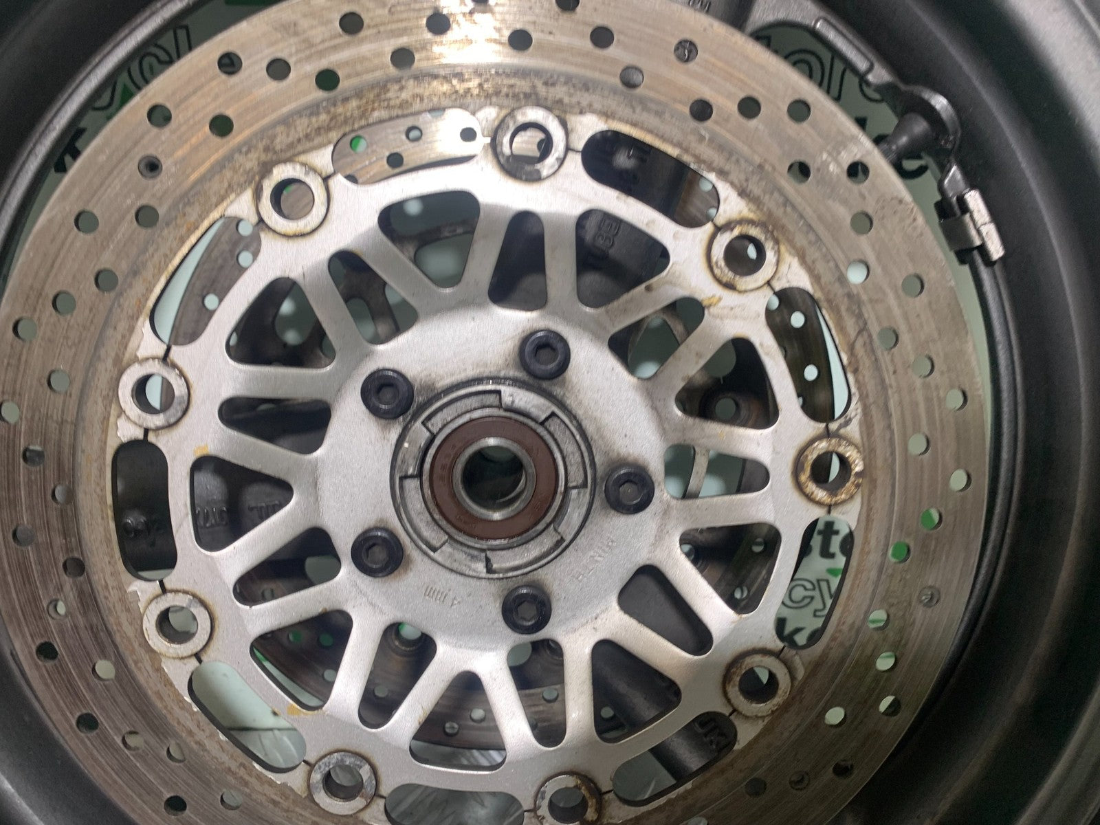 SUZUKI GSX750 INAZUMA FRONT WHEEL  YEAR 1998-2003 (CMB1308)