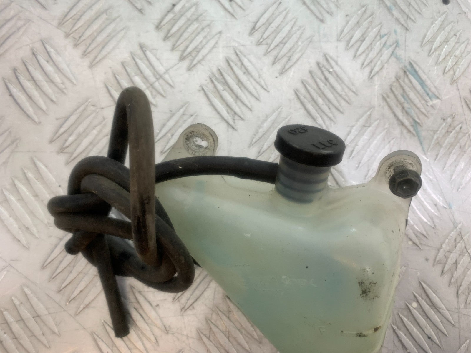 SUZUKI GSXR600 GSXR 600 K1 K2 K3 COOLANT BOTTLE  1999-03 (CMB1284)