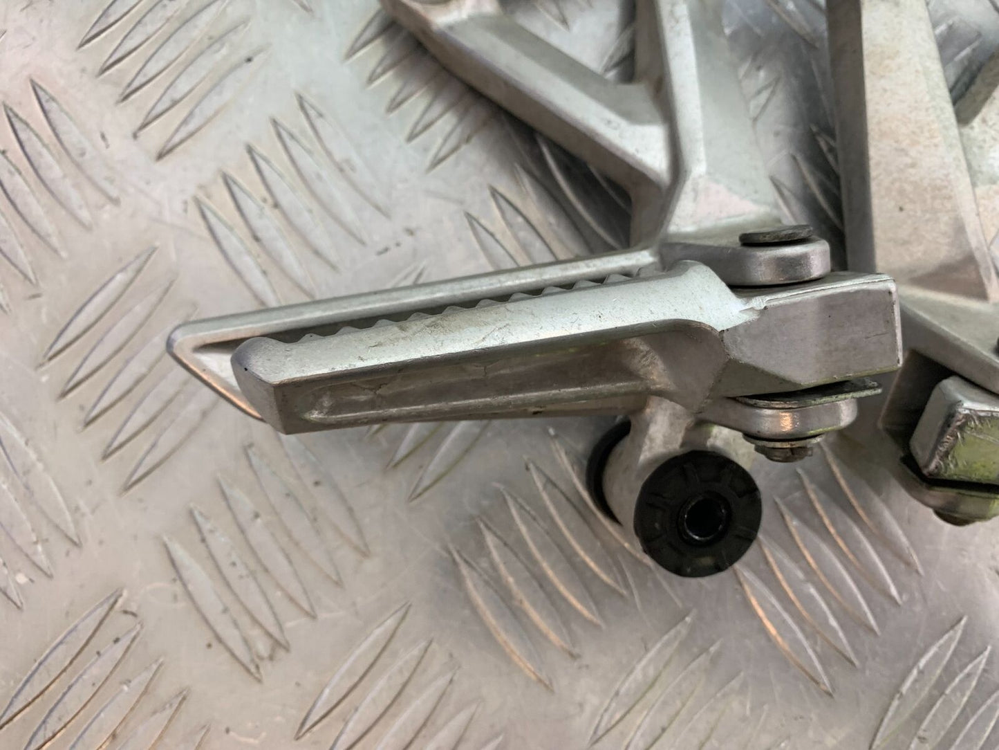 HONDA CBR500R CBR 500 R REAR HANGERS AND PEGS  YEAR 2016 (CMB1066)