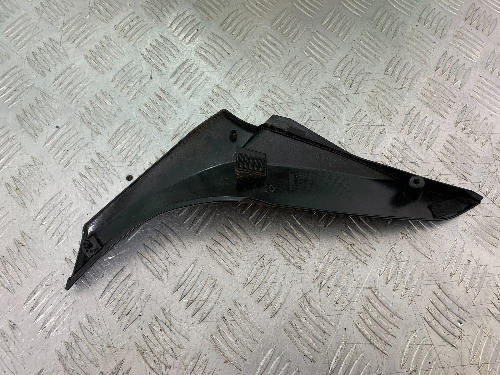 KAWASAKI ZX10R ZX10 R RIGHT SEAT PANEL    2008-2010 (CMB1301)