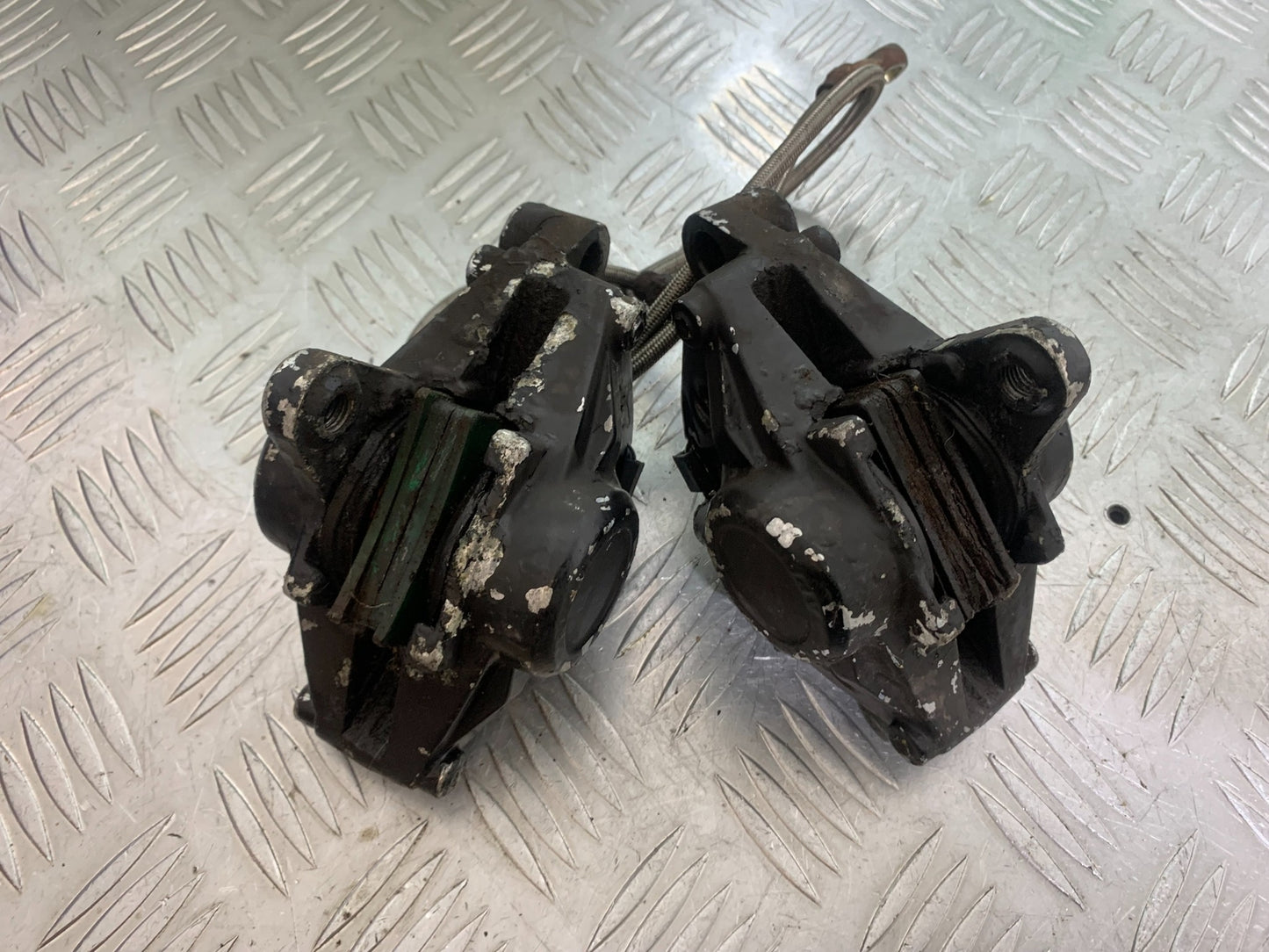 SUZUKI GSX1100 GSX 1100 EFE FRONT CALIPERS   YEAR 1985-1986 (CMB1110)