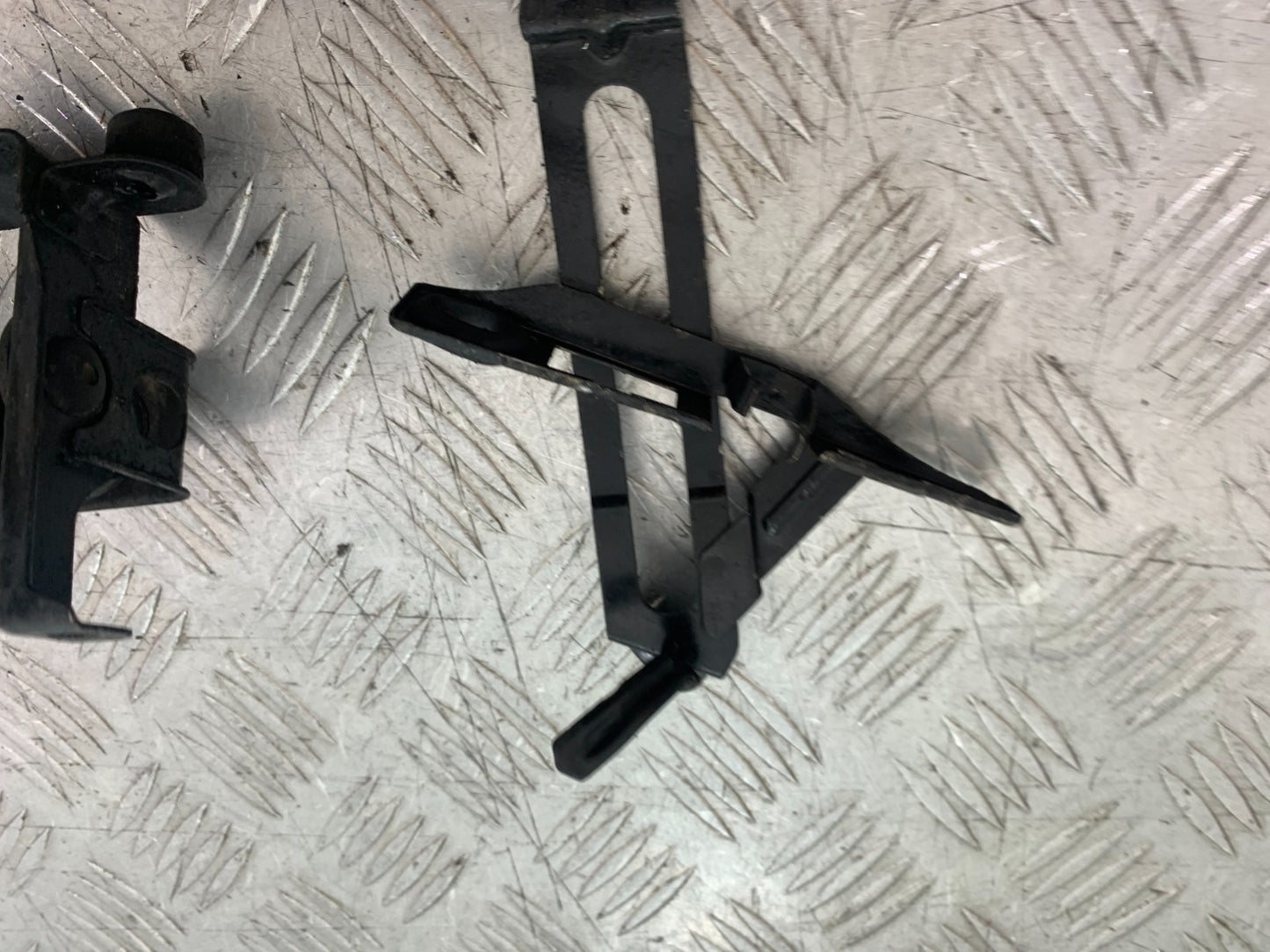 HONDA VT700 VT 700 SHADOW BATTERY BOX   YEAR 1984-85 (CMB1328)