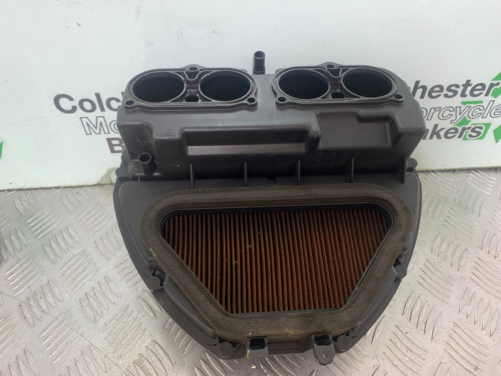 YAMAHA YZF R1 AIRBOX  YEAR 2004-2006 (CMB1155)