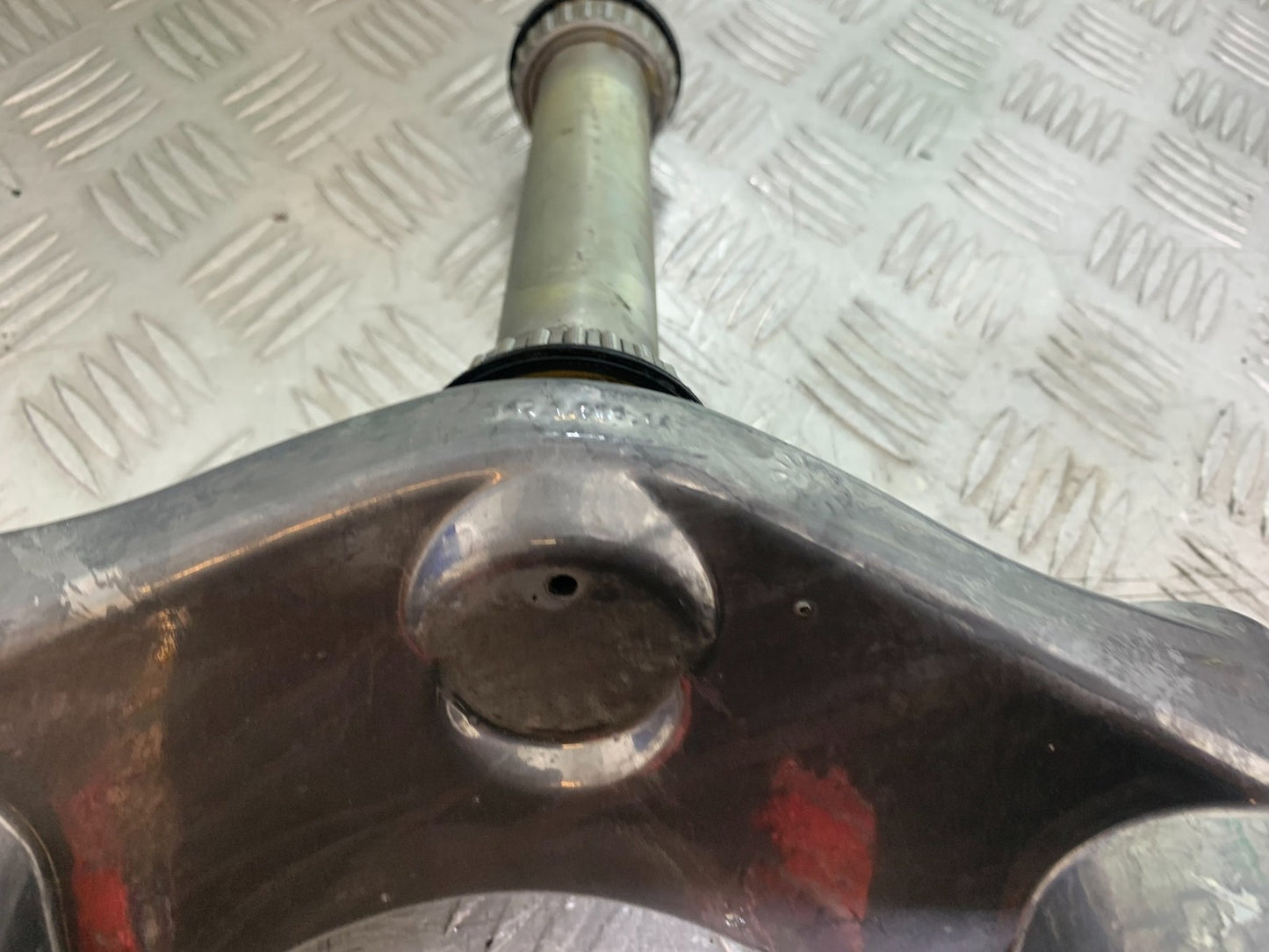 DUCATI 996 SPS 748 916 998 BOTTOM YOKE  1999-2000 (CMB1209)