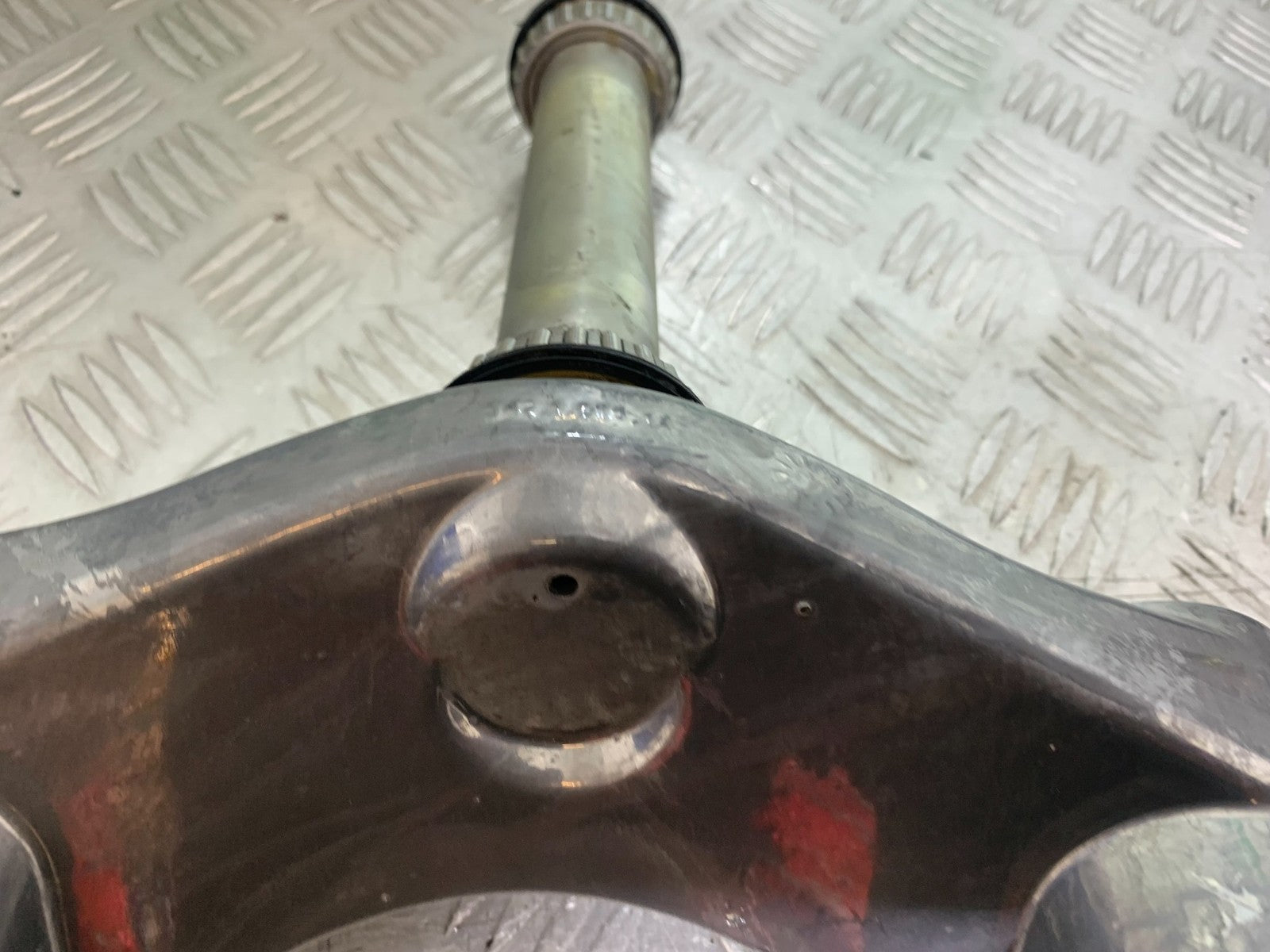 DUCATI 996 SPS 748 916 998 BOTTOM YOKE  1999-2000 (CMB1209)