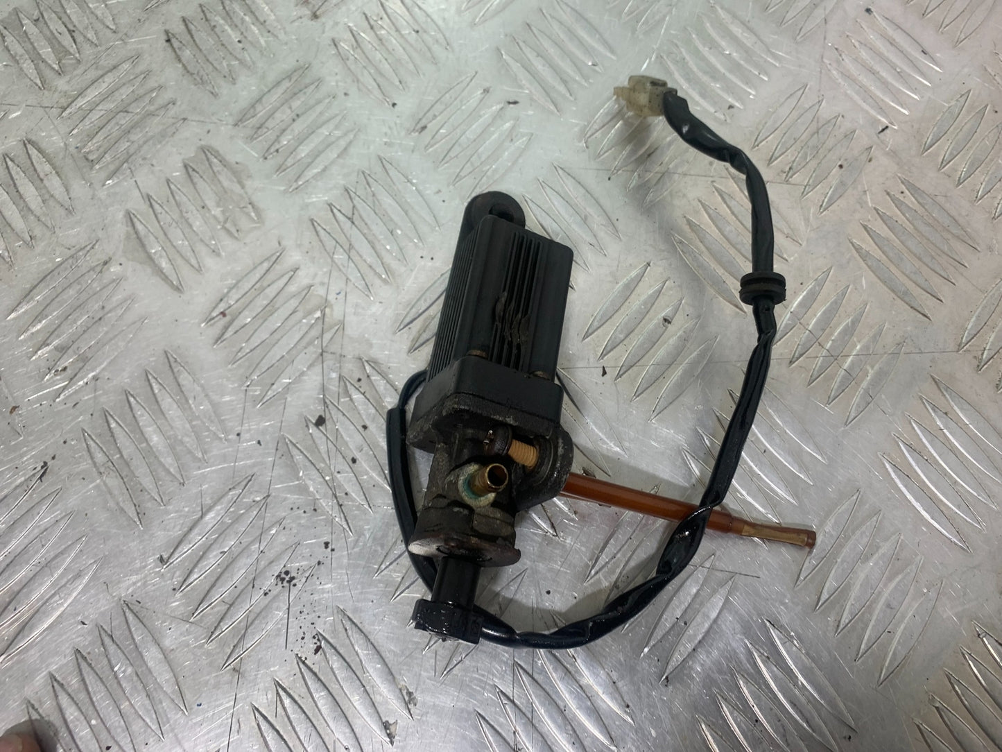 YAMAHA XV535 XV 535 VIRAGO PETROL TAP  YEAR 1994-02 (CMB1162)