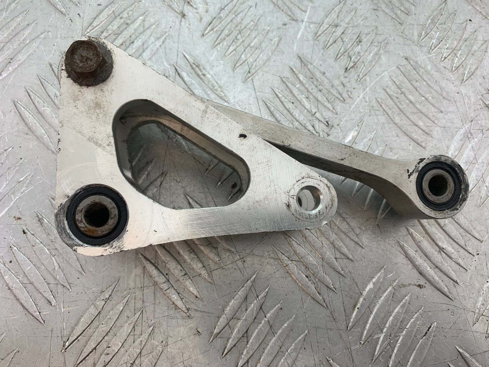 YAMAHA YZF R1 4XV REAR SHOCK LINKAGE  YEAR 1998-99 (CMB1291)