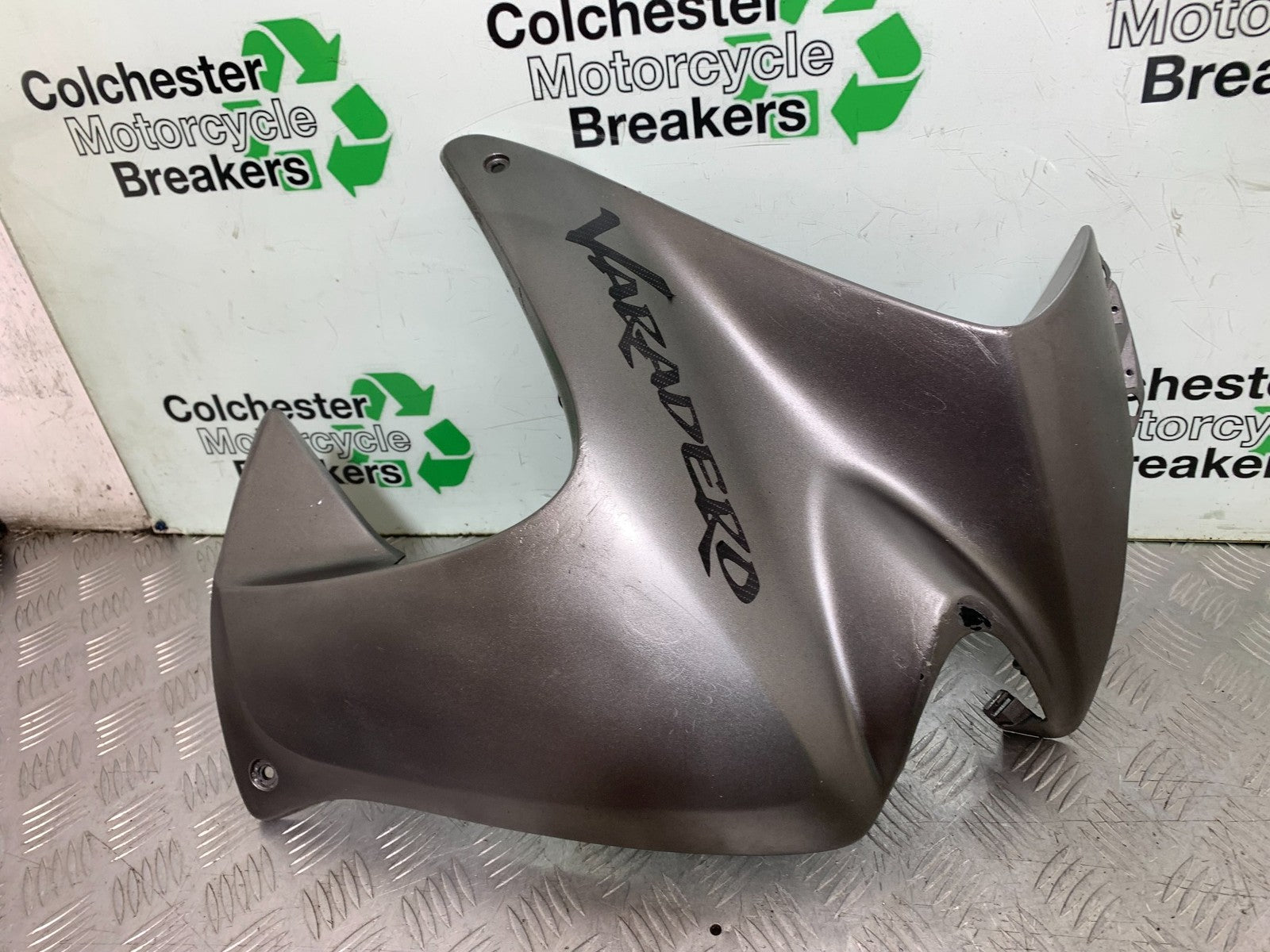 HONDA XL125 VARADERO RIGHT FAIRING PANEL  YEAR 2001-2006  (CMB1304)
