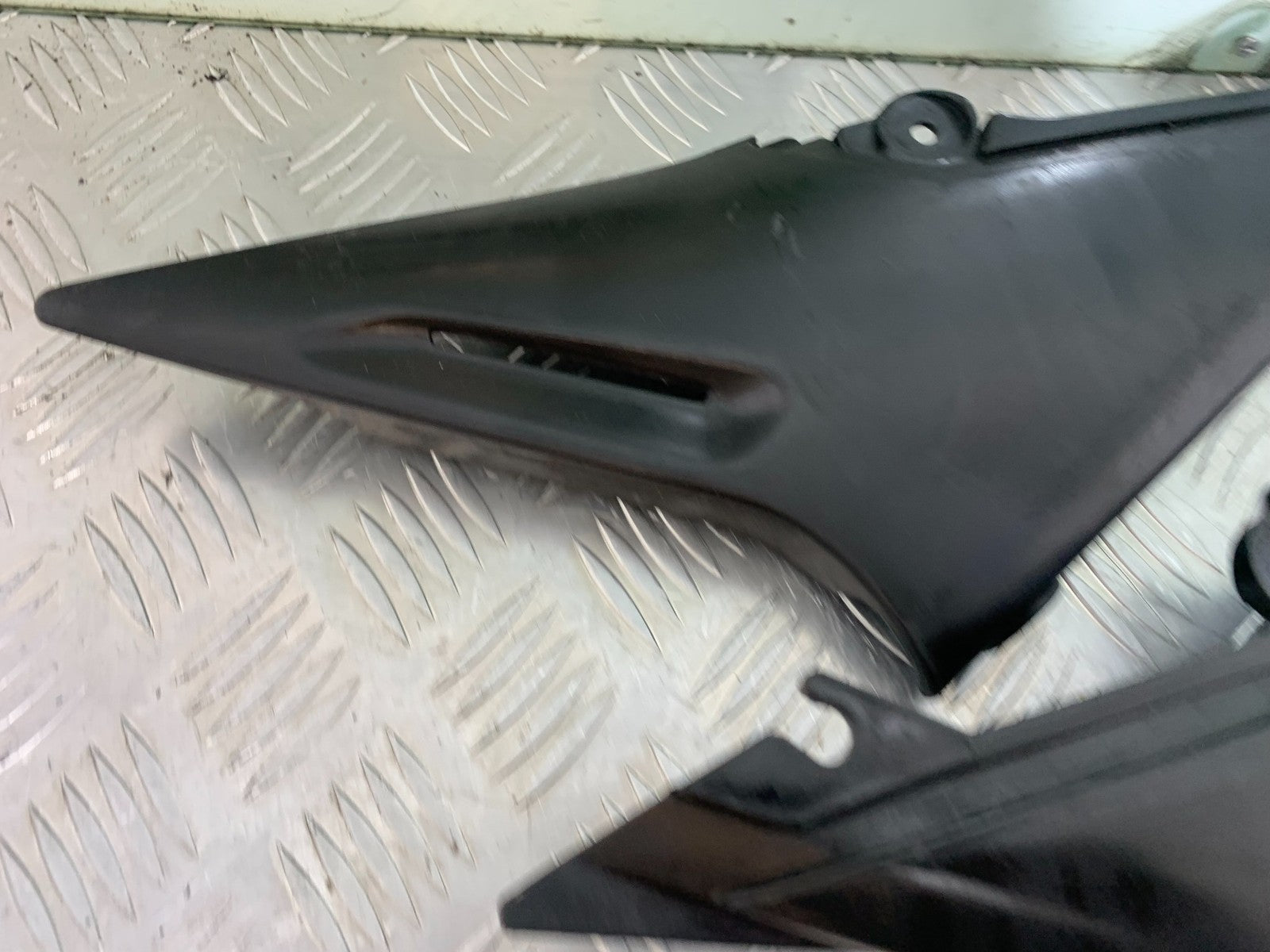 YAMAHA XJ600 XJ 600 DIVERSION LEFT & RIGHT SIDE INFILLS  1998-2000 (CMB1191)