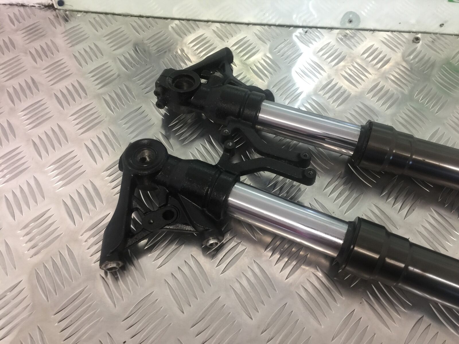 KAWASAKI Z1000 SX FORKS  YEAR 2011-13 (STOCK 911)