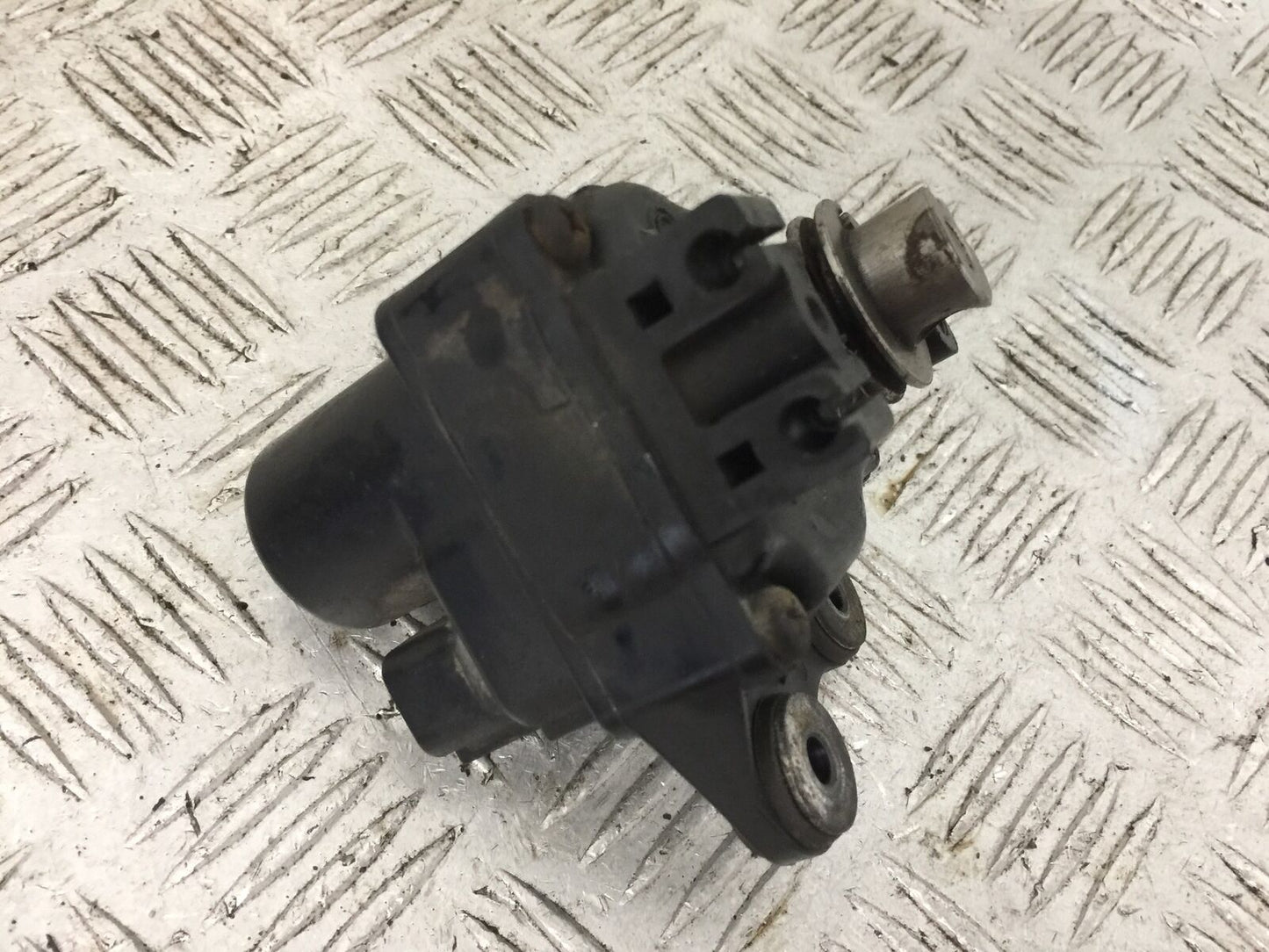 TRIUMPH 675 DAYTONA SERVO MOTOR  YEAR 2006-2008 (STOCK 905)