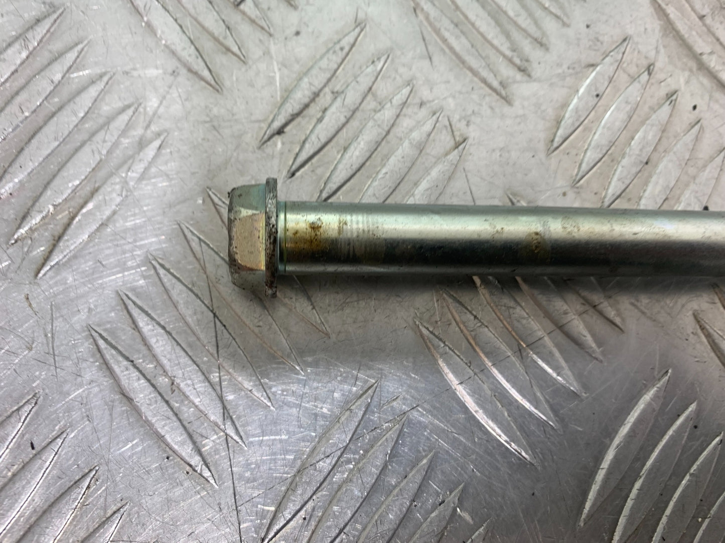 KAWASAKI Z125 Z 125 SWINGARM SPINDLE   YEAR  2018-2023 (CMB1167)