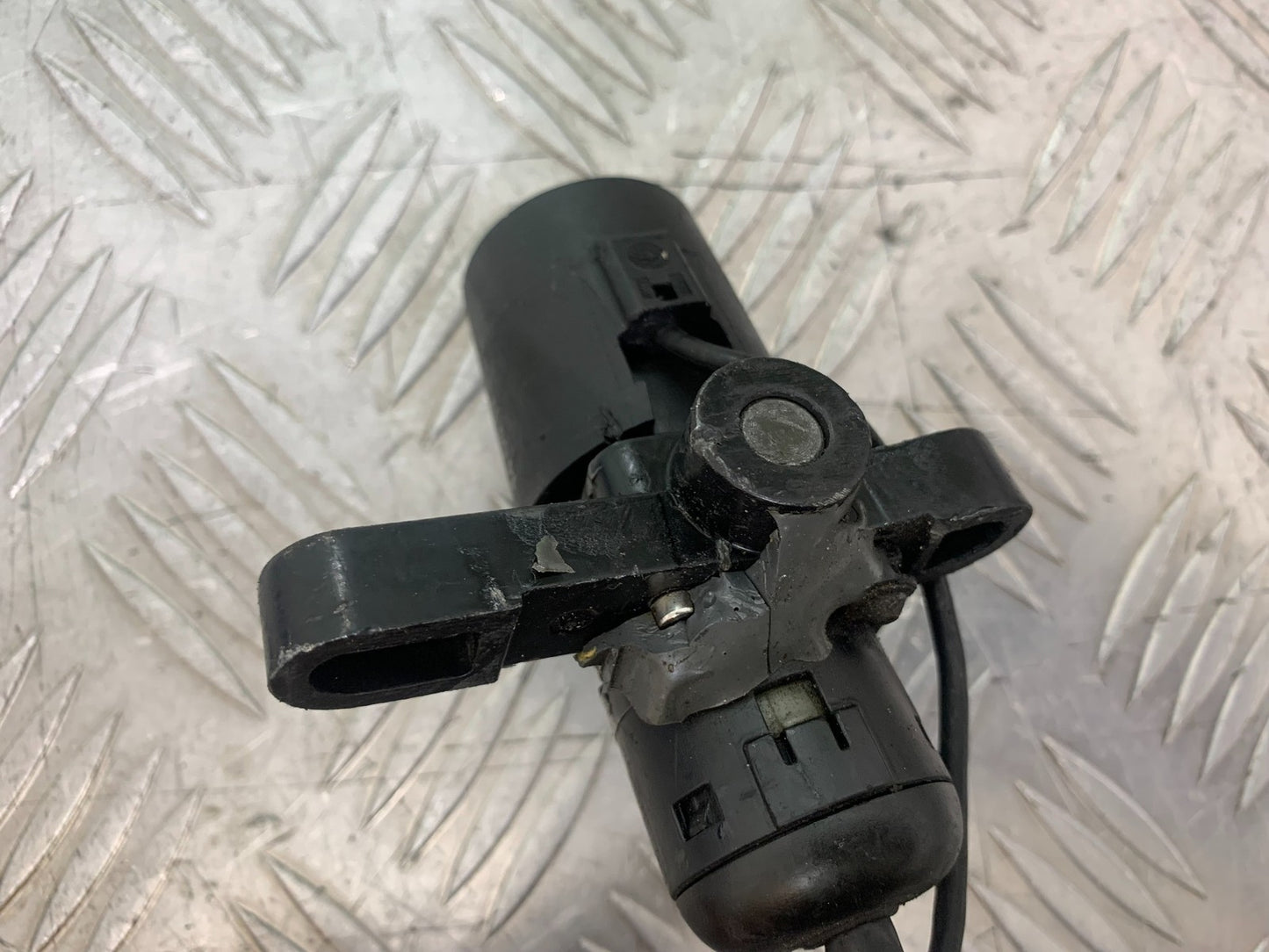 TRIUMPH TIGER 800 XRT ECU LOCKS KEY (IGNITON IS DAMAGED)  2018-2020 (CMB1193)