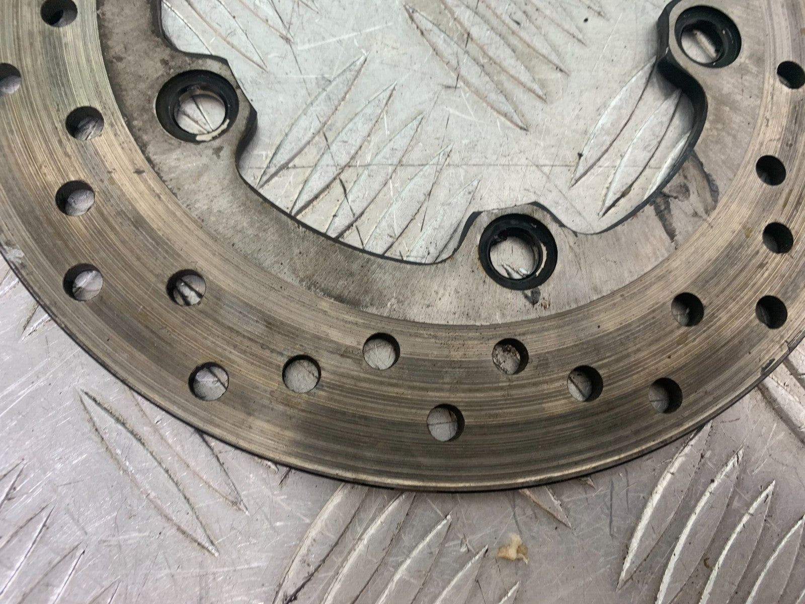 YAMAHA YZF R1 14 B BIG BANG REAR BRAKE DISC    2009-14 (CMB1175)