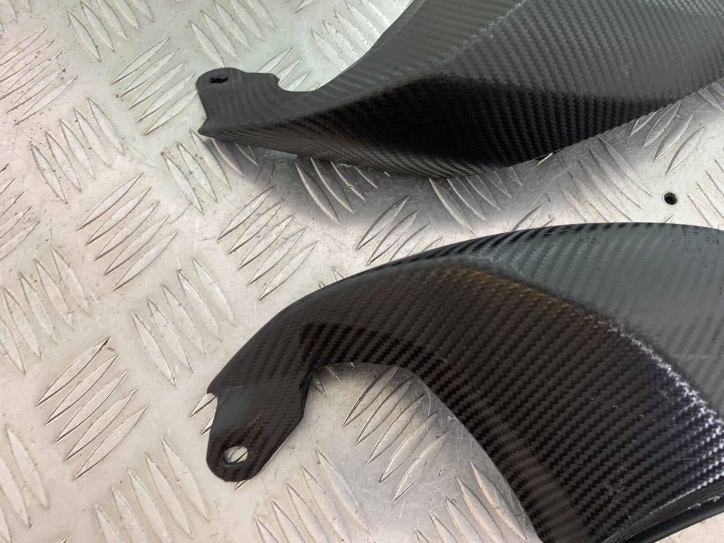 TRIUMPH 1050 SPEED TRIPLE RS LEFT & RIGHT SEAT PANELS  YEAR 2018-2020 (CMB1029)