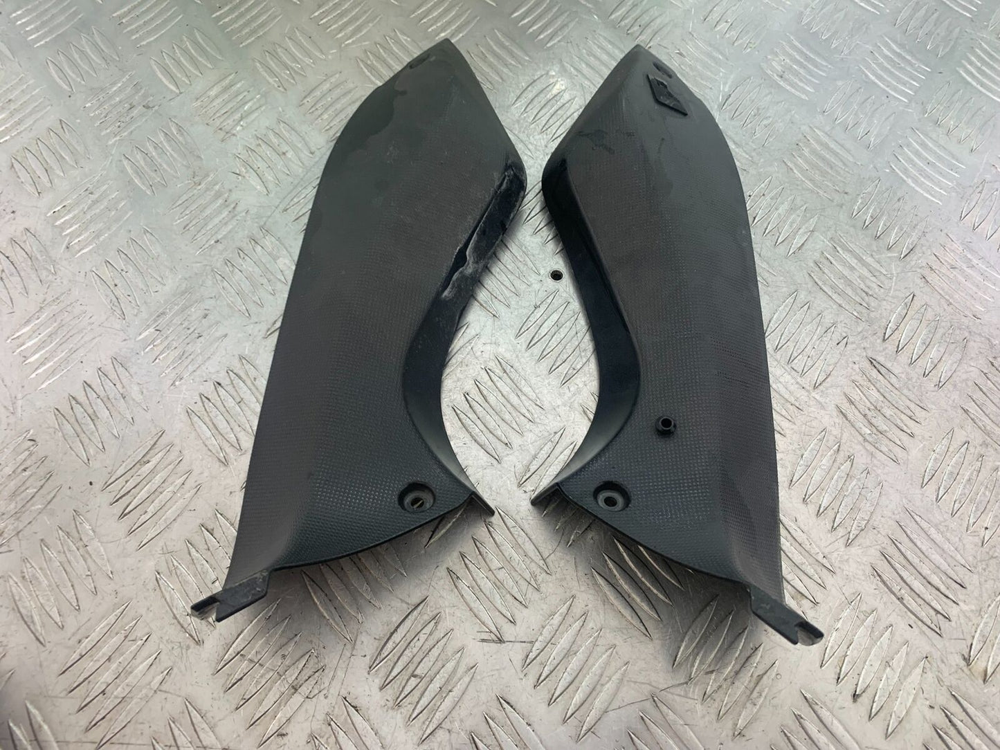 KAWASAKI ER6 F TOP FAIRING INFILL PANELS YEAR 2005-2008 (CMB1098)