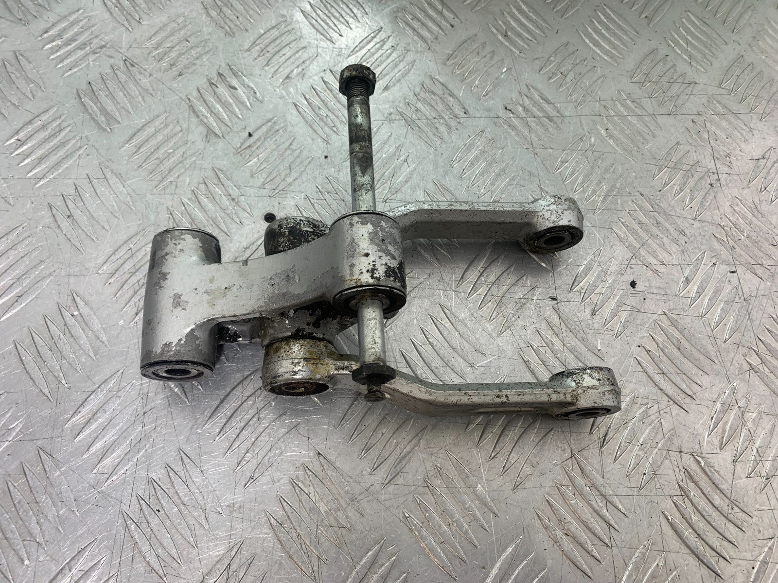 KAWASAKI GPZ600 GPZ 600 REAR SHOCK LINKAGE YEAR 1988-90 (CMB1258)