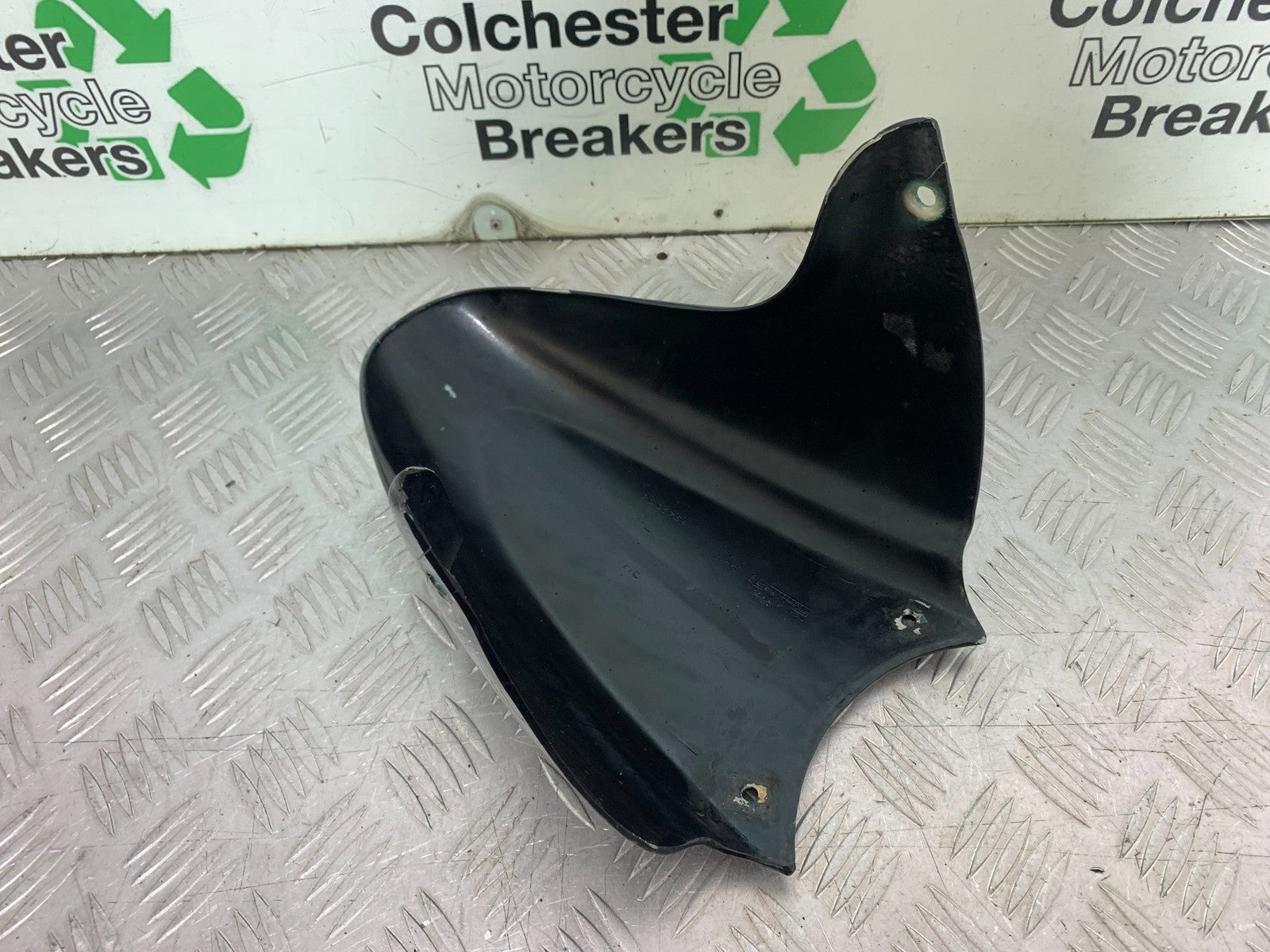 TRIUMPH 955i SPRINT ST FRONT MUDGUARD  YEAR 1999-04 (CMB1230)