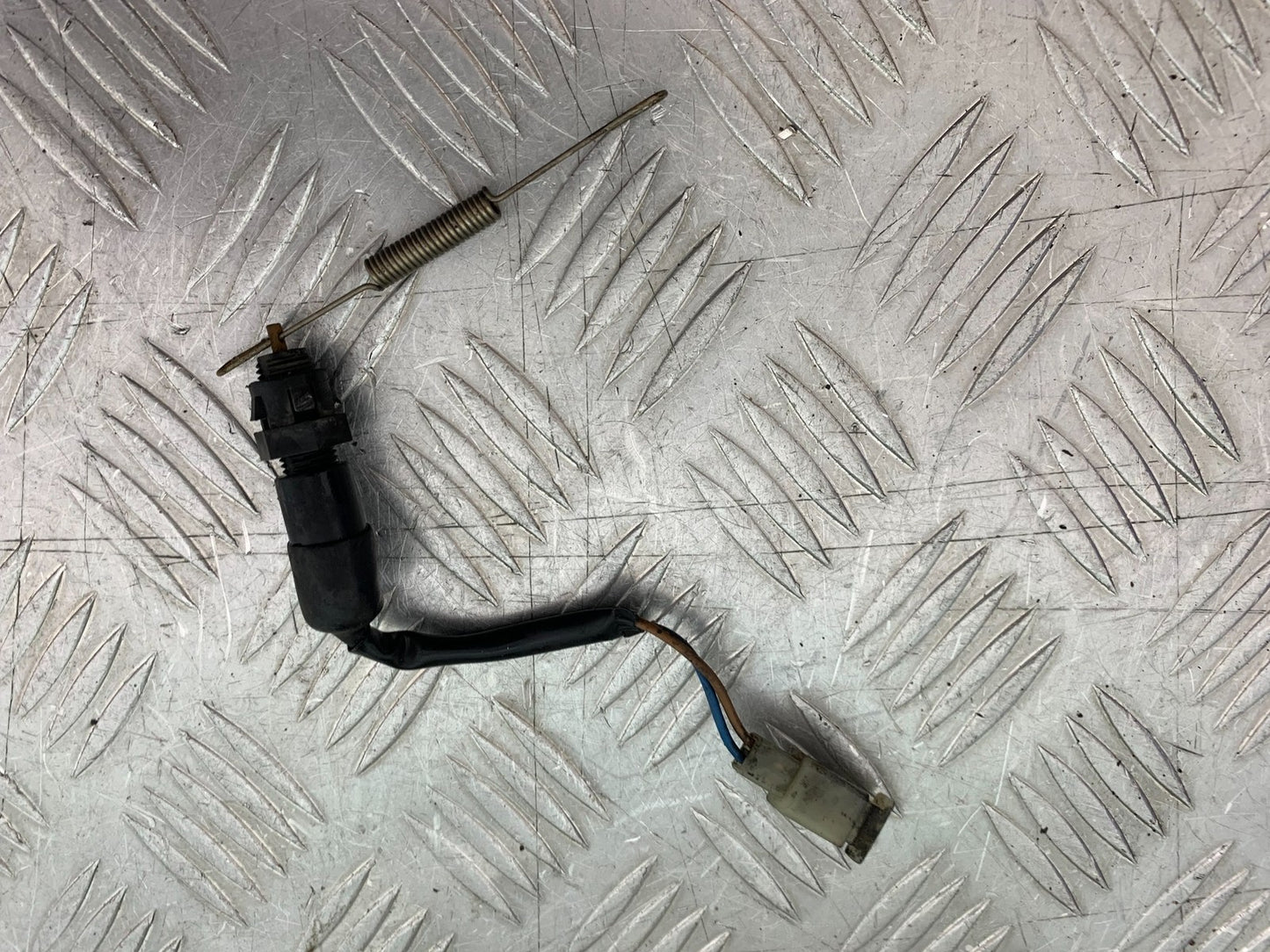 TRIUMPH 955i DAYTONA REAR BRAKE LIGHT SWITCH YEAR 2002-2006 (CMB1229)