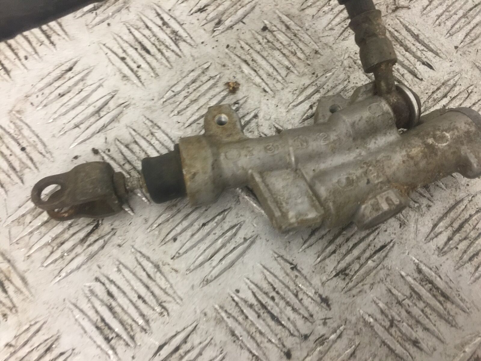 YAMAHA YZF250 YZF 250 REAR BRAKE MASTER CYLINDER   YEAR 2004 (STOCK 792)