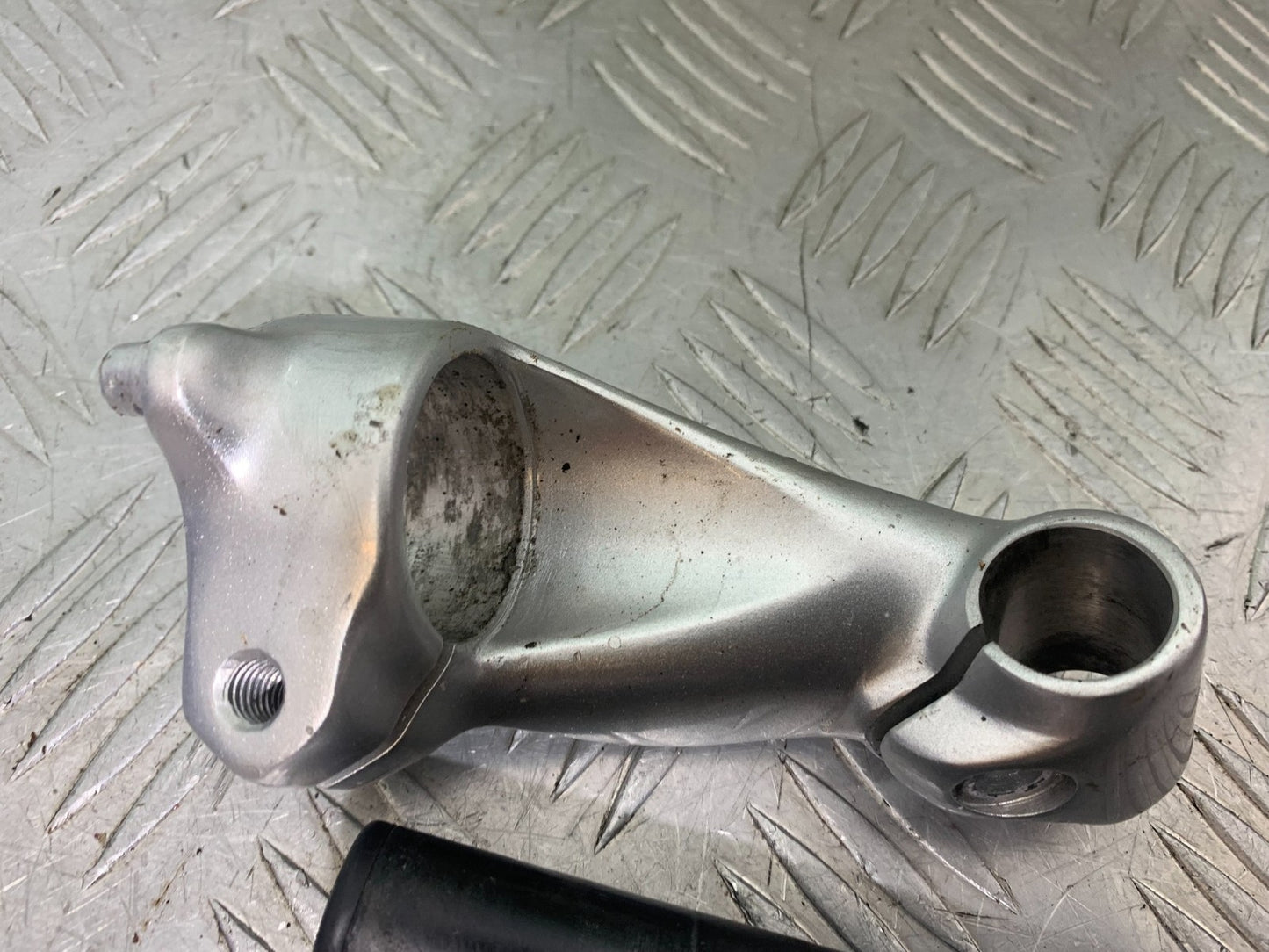 SUZUKI GW250 GW 250 INAZUMA RIGHT HANDLEBAR  YEAR 2013-2018 (CMB1205)