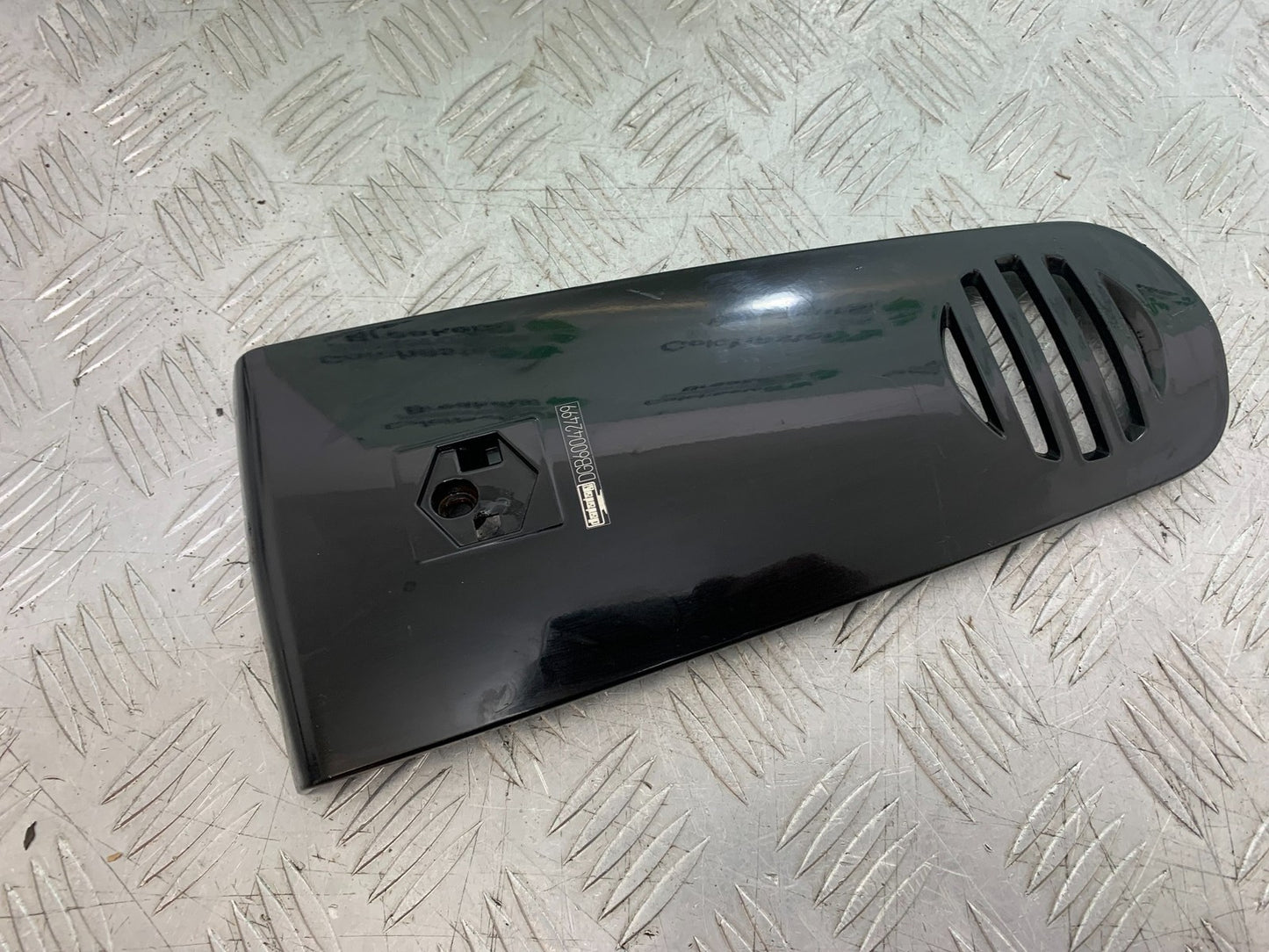 PIAGGIO VESPA GT125 L FRONT INFILL PANEL YEAR 2003  (CMB1300)